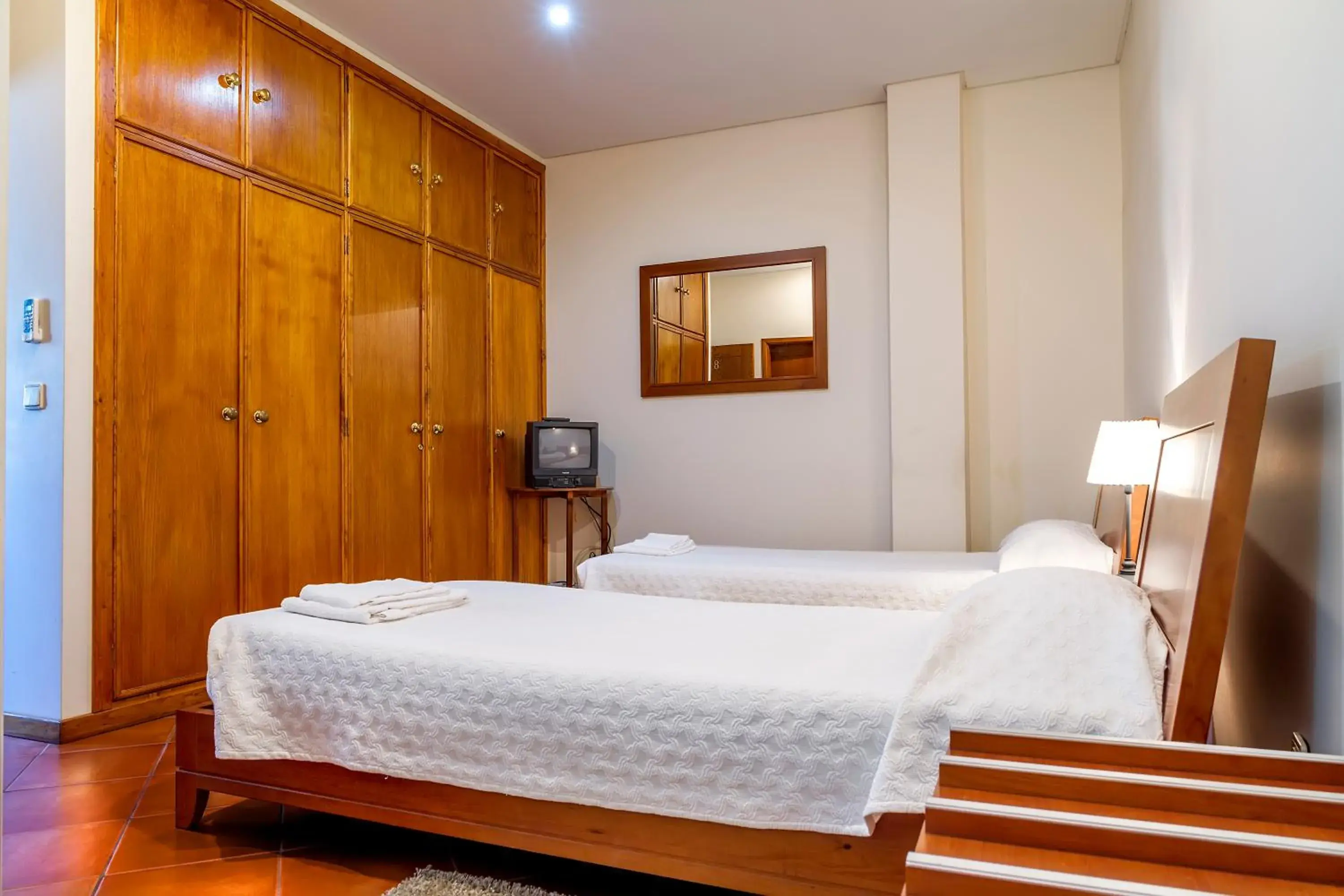 Double or Twin Room with Private Bathroom in Hostel Carvalho Double or Twin Room with Private Bathroom in Hostel Carvalho