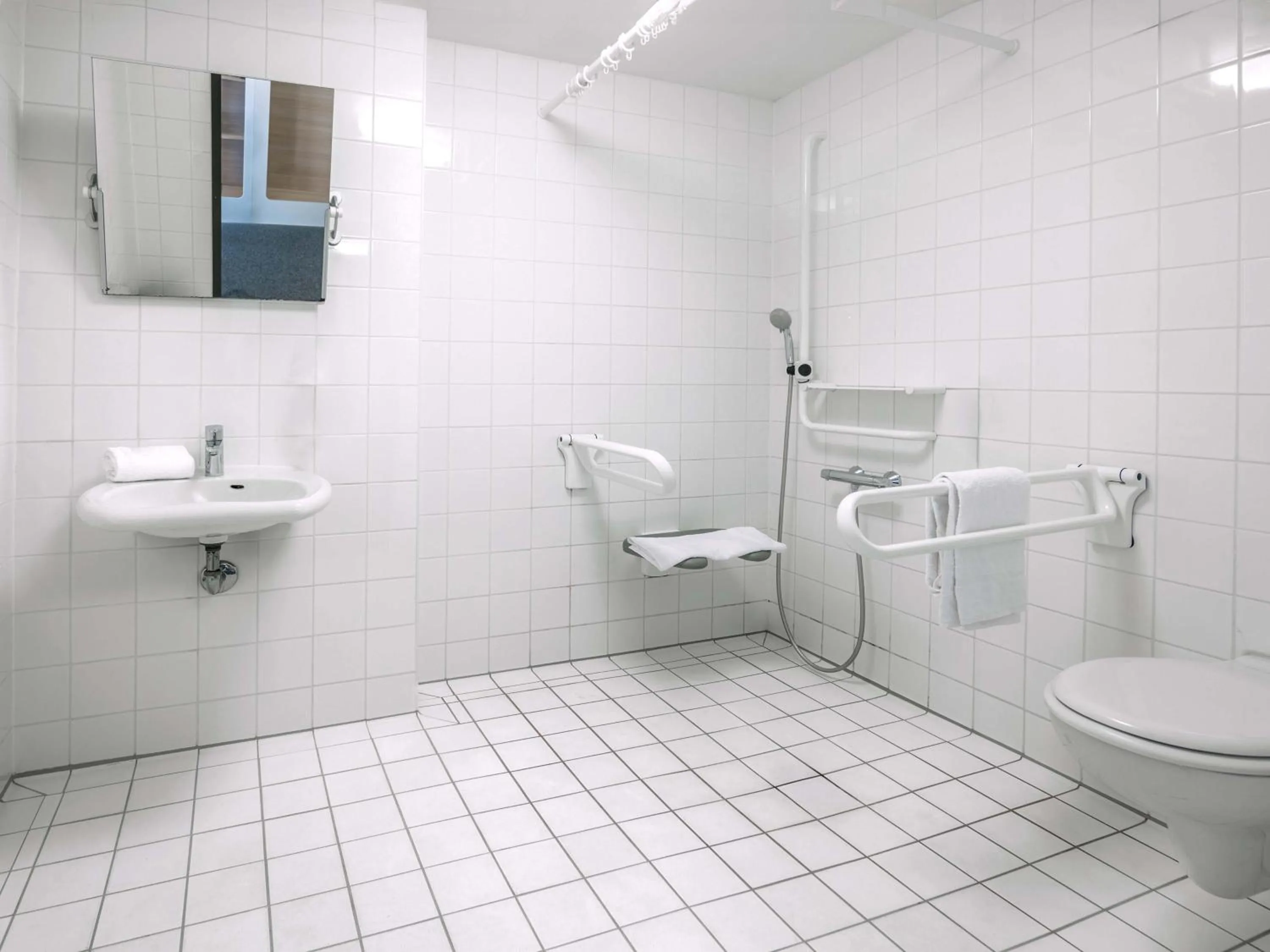 Bathroom in B&B Hotel Stuttgart-City