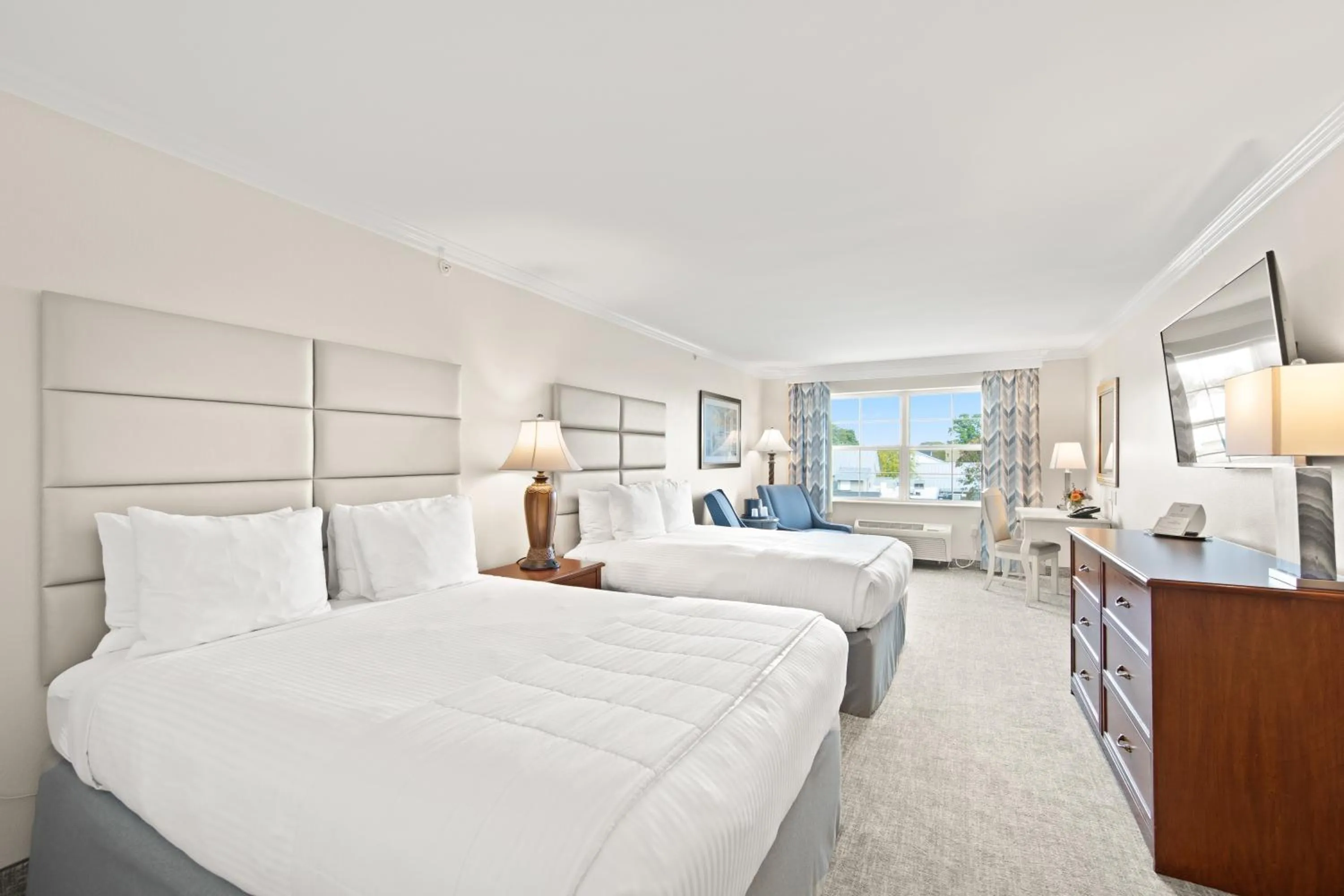 Quiet street view, Bed in Hotel Rehoboth