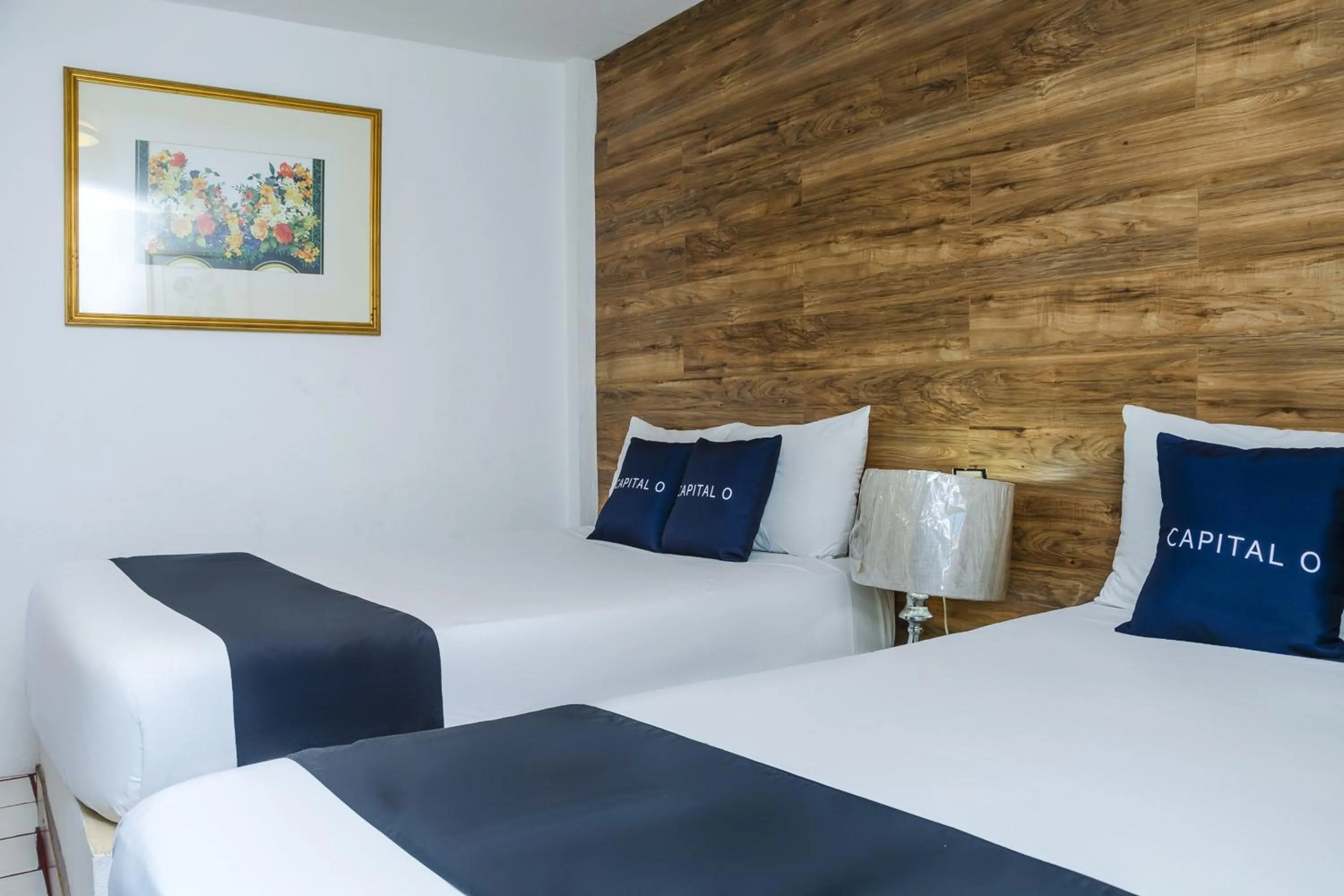 Bedroom, Bed in Capital O Hotel Dos Mares, Cabo San Lucas