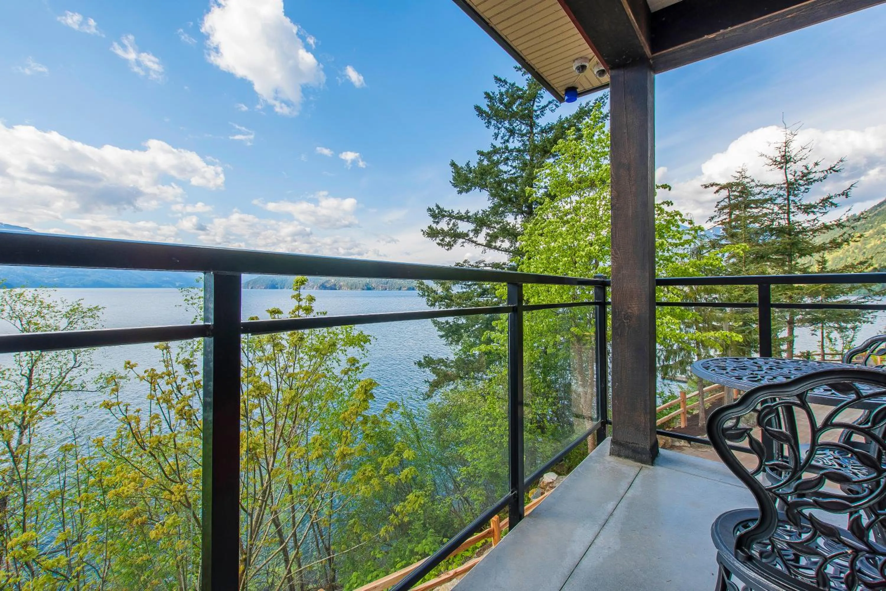 The Lodge on Harrison Lake