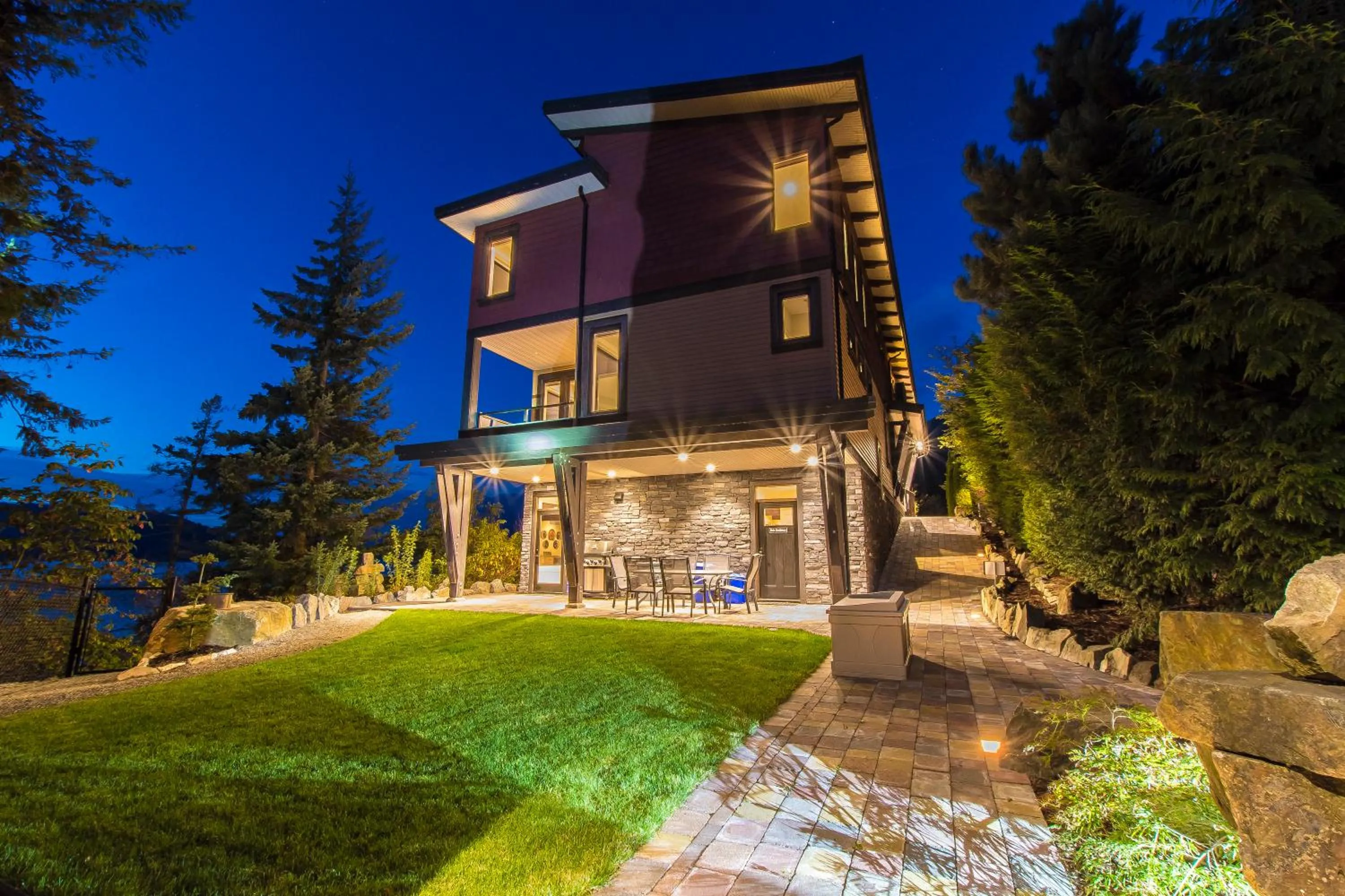 The Lodge on Harrison Lake