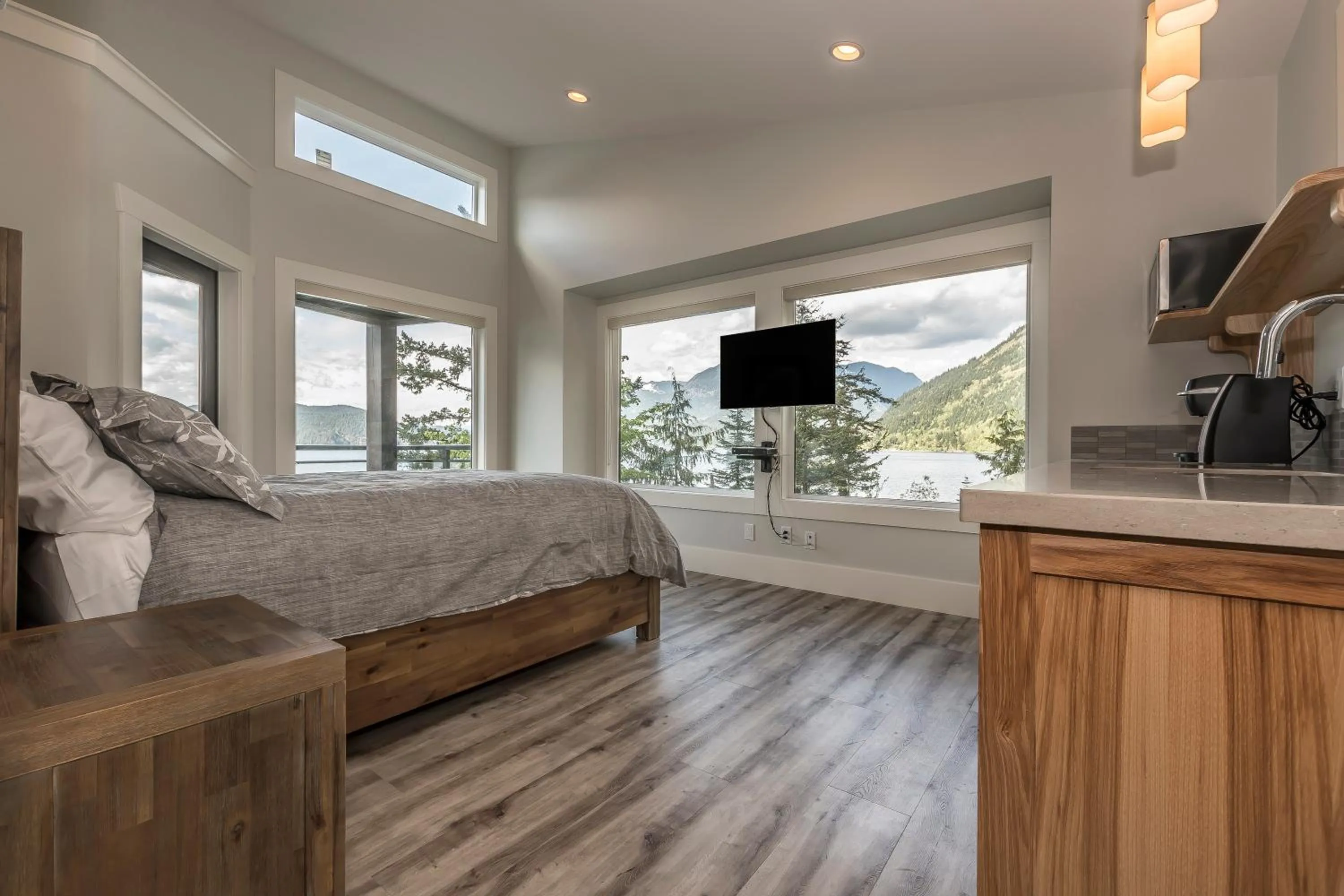 The Lodge on Harrison Lake