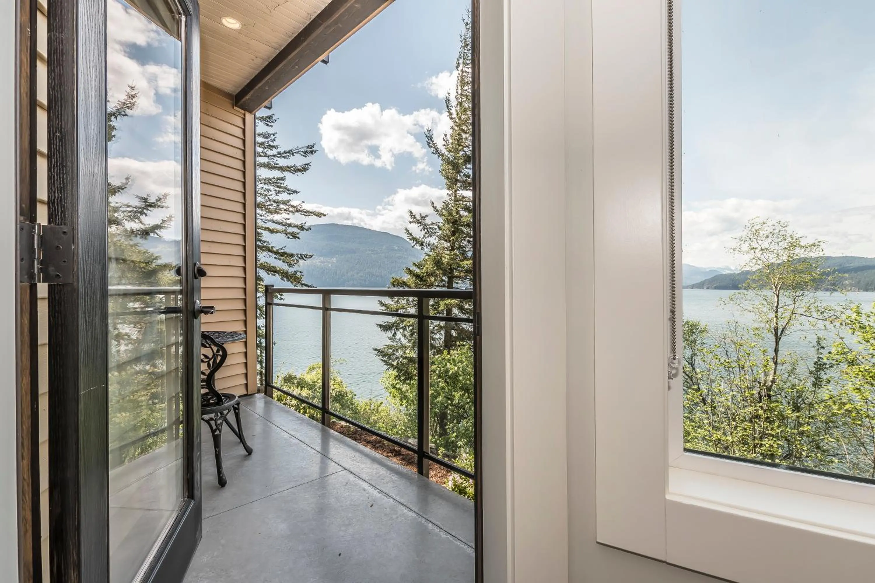 The Lodge on Harrison Lake