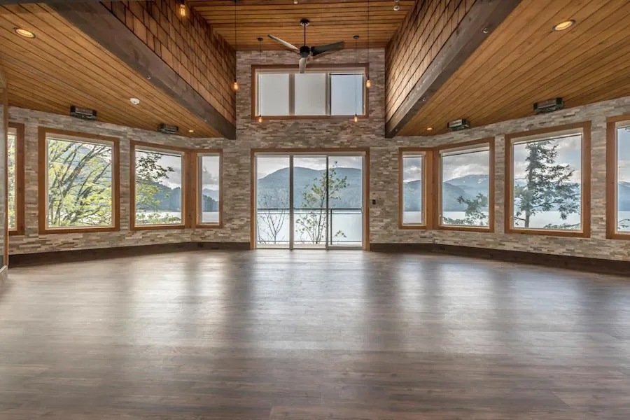 The Lodge on Harrison Lake