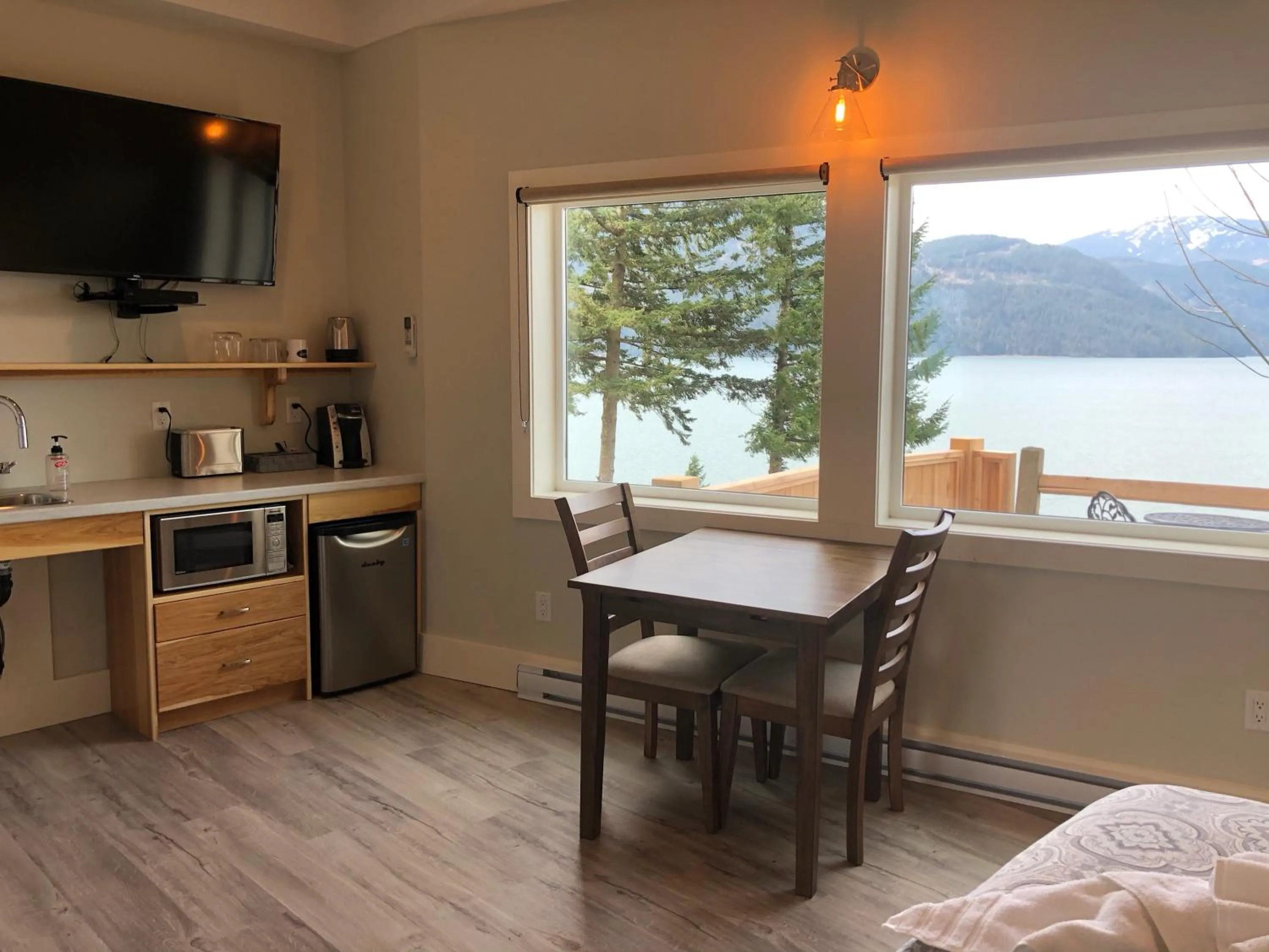 The Lodge on Harrison Lake