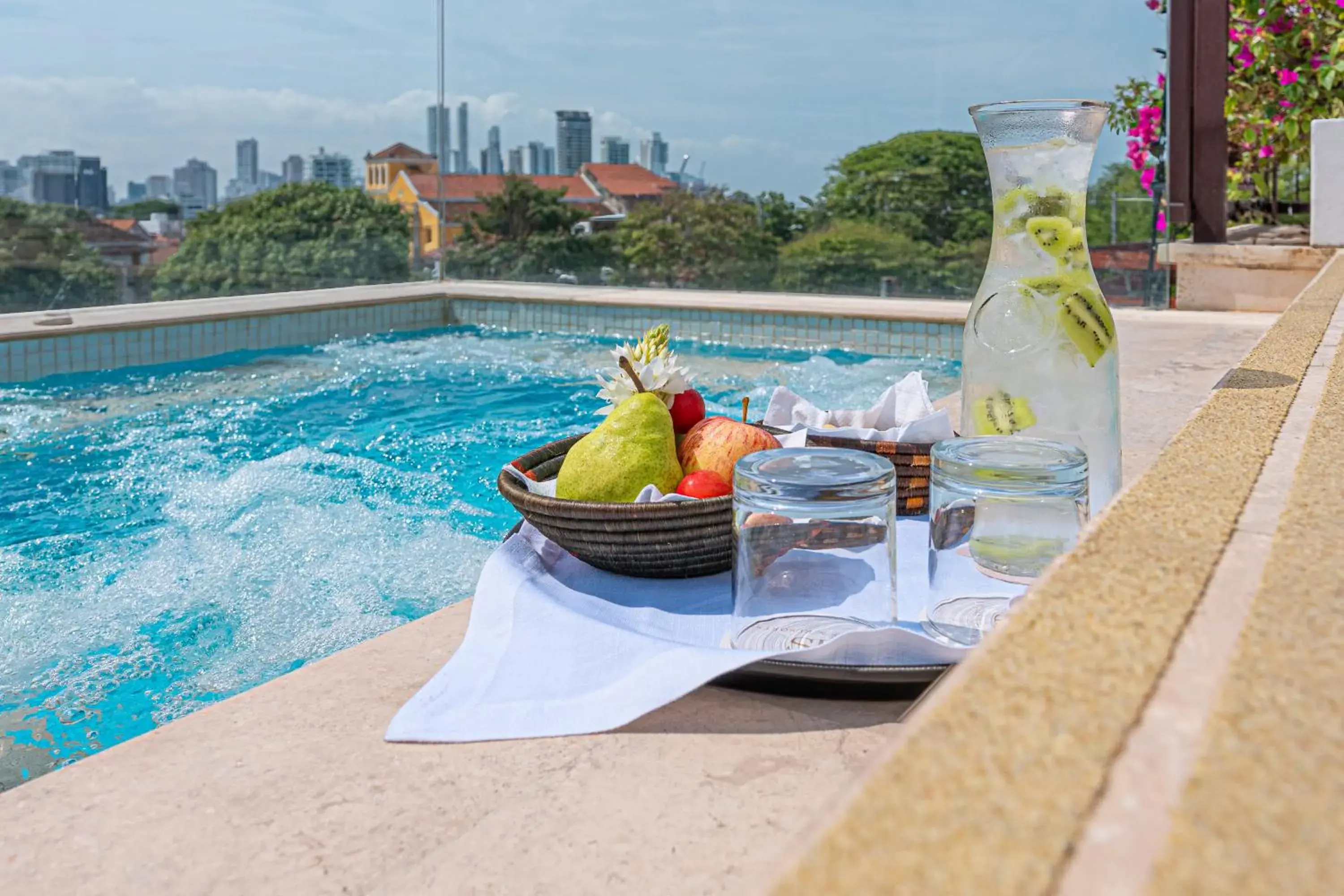 Swimming pool in Hotel Capellán de Getsemaní Swimming pool in Hotel Capellán de Getsemaní