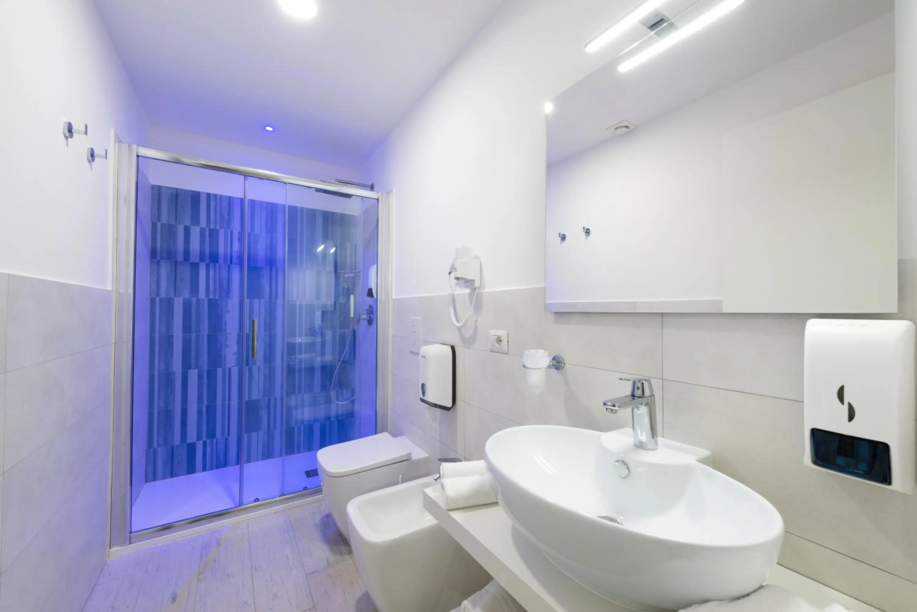 Shower in Park Hotel Valle Clavia