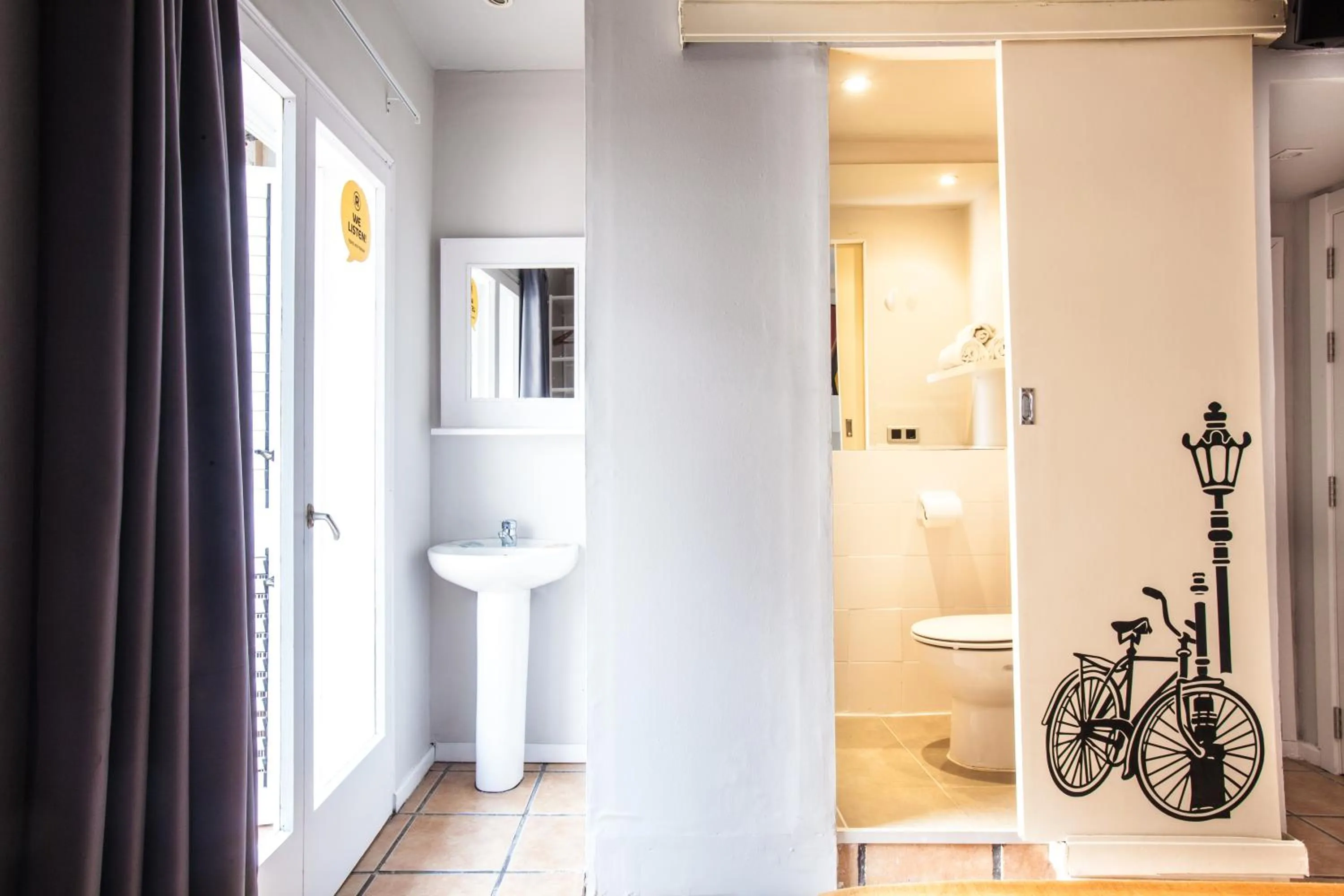 Toilet in Ten Hostel