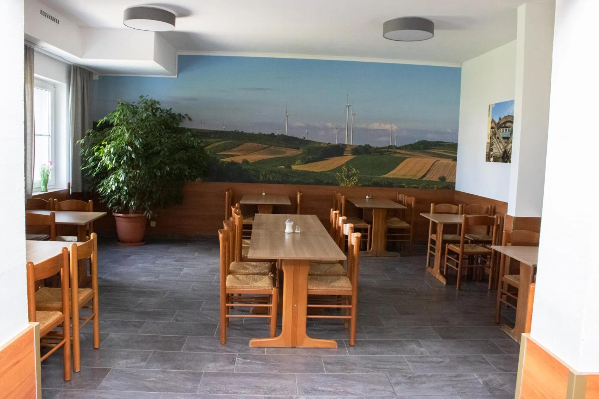 Dining area in OEKOTEL Traiskirchen