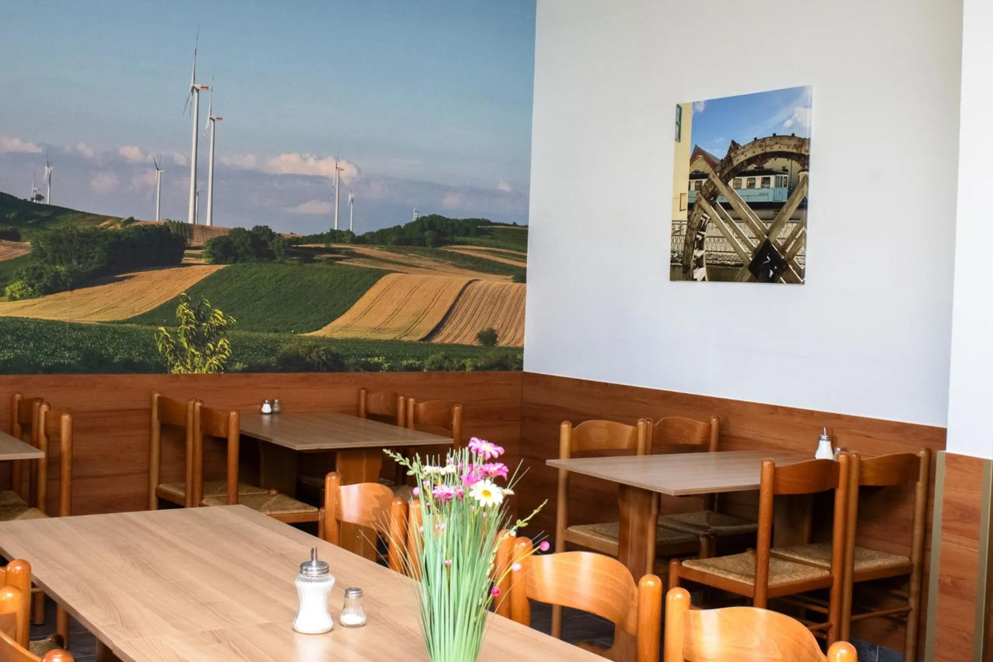 Dining area in OEKOTEL Traiskirchen
