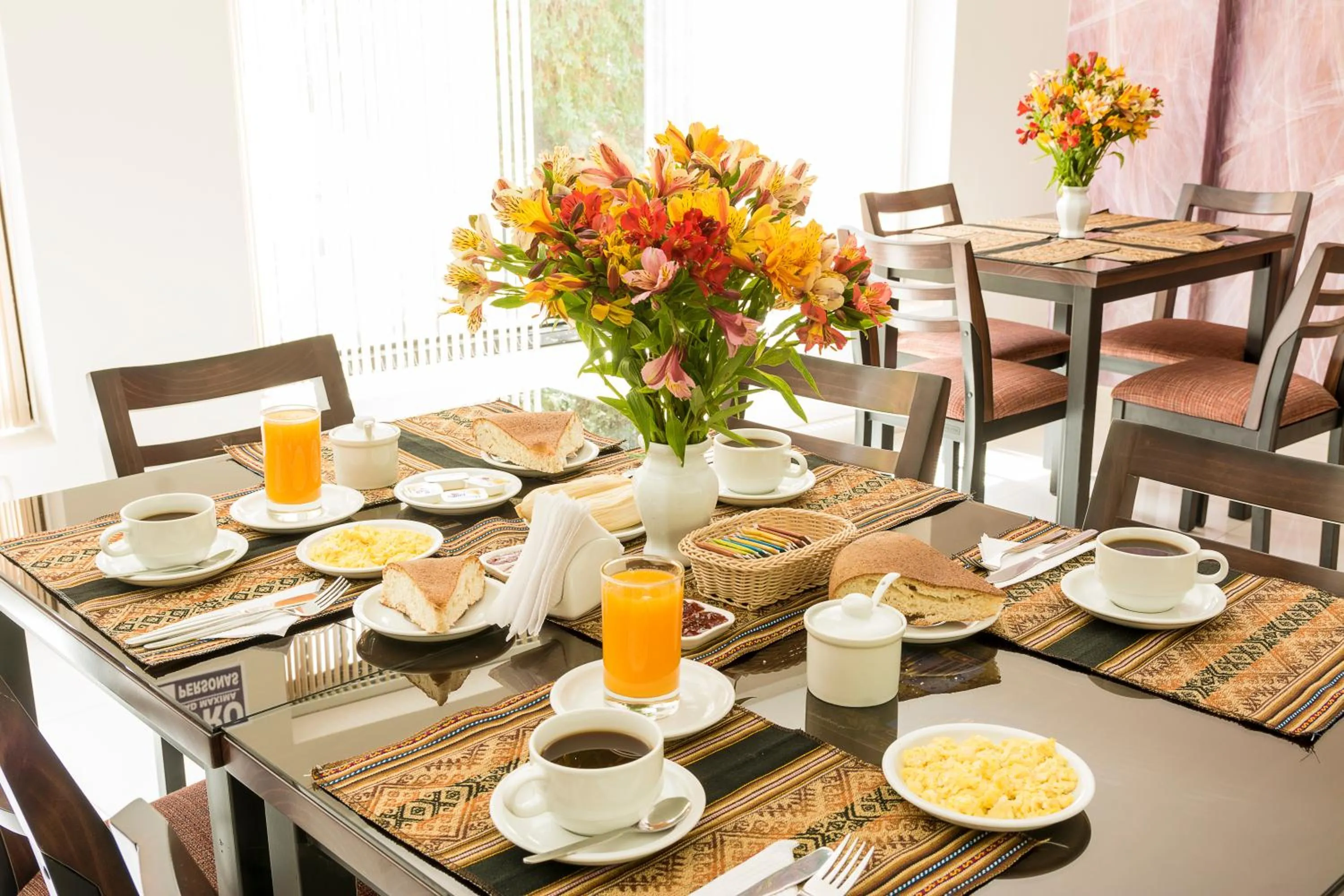 American breakfast in Ureta Hotel