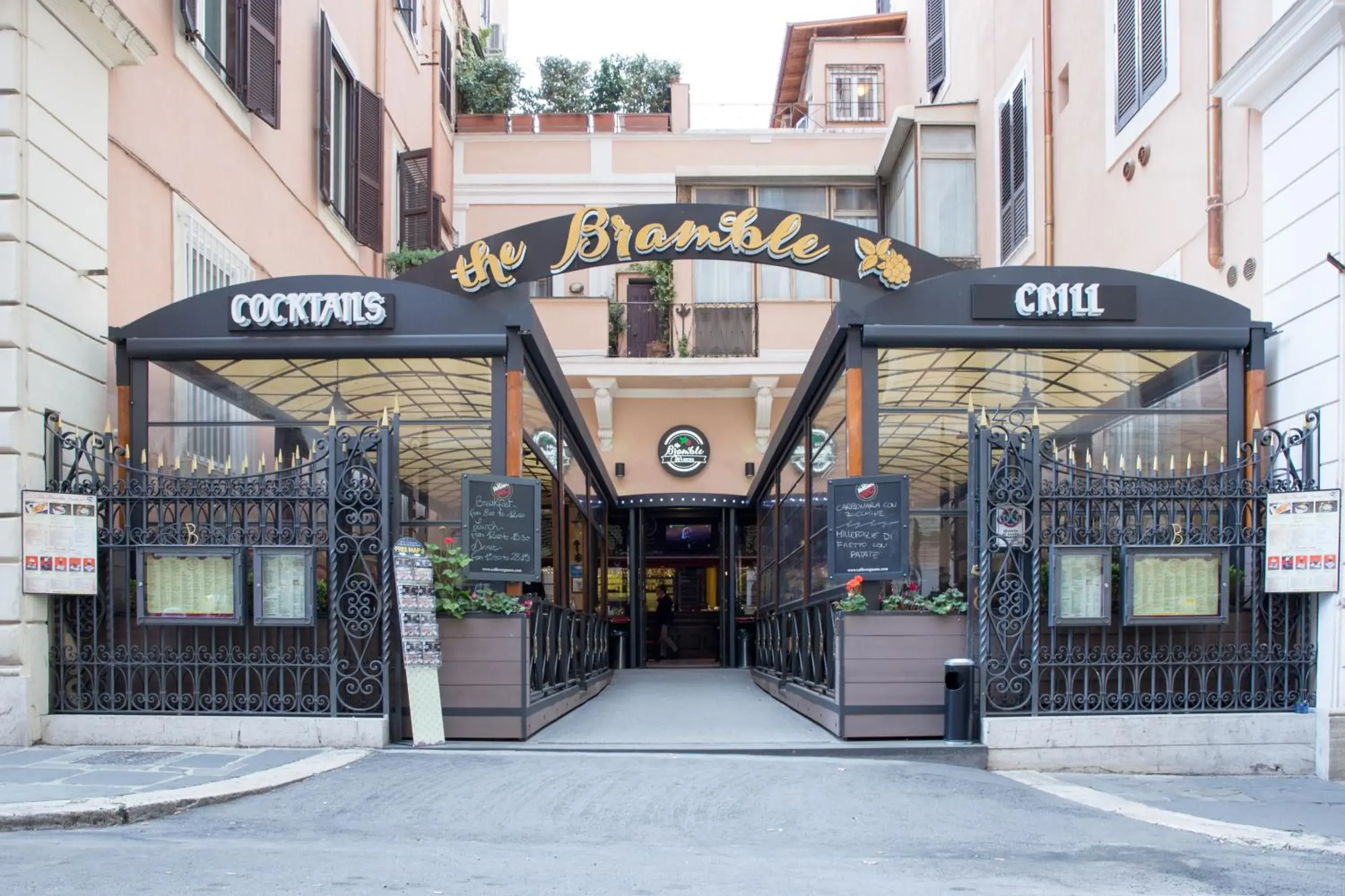 Restaurant/places to eat in Alessandro Palace & Bar Restaurant/places to eat in Alessandro Palace & Bar