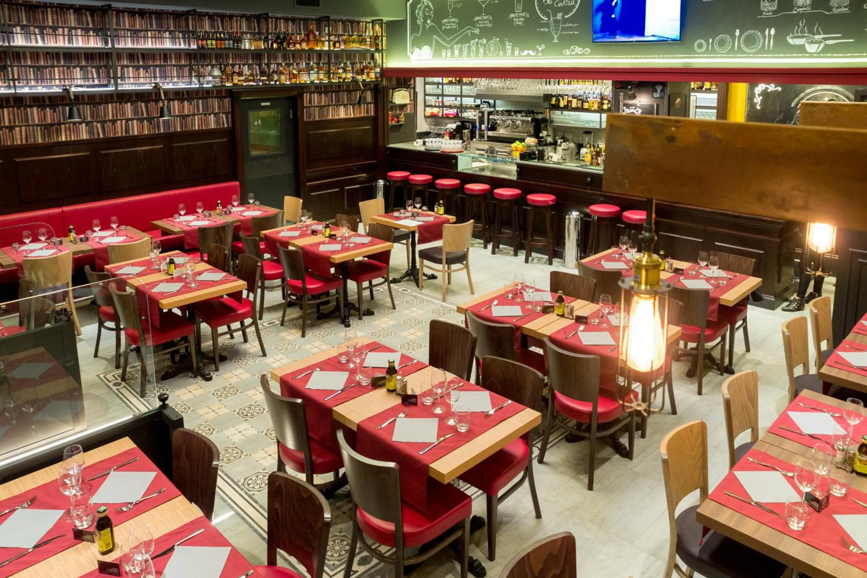 Restaurant/places to eat in Alessandro Palace & Bar