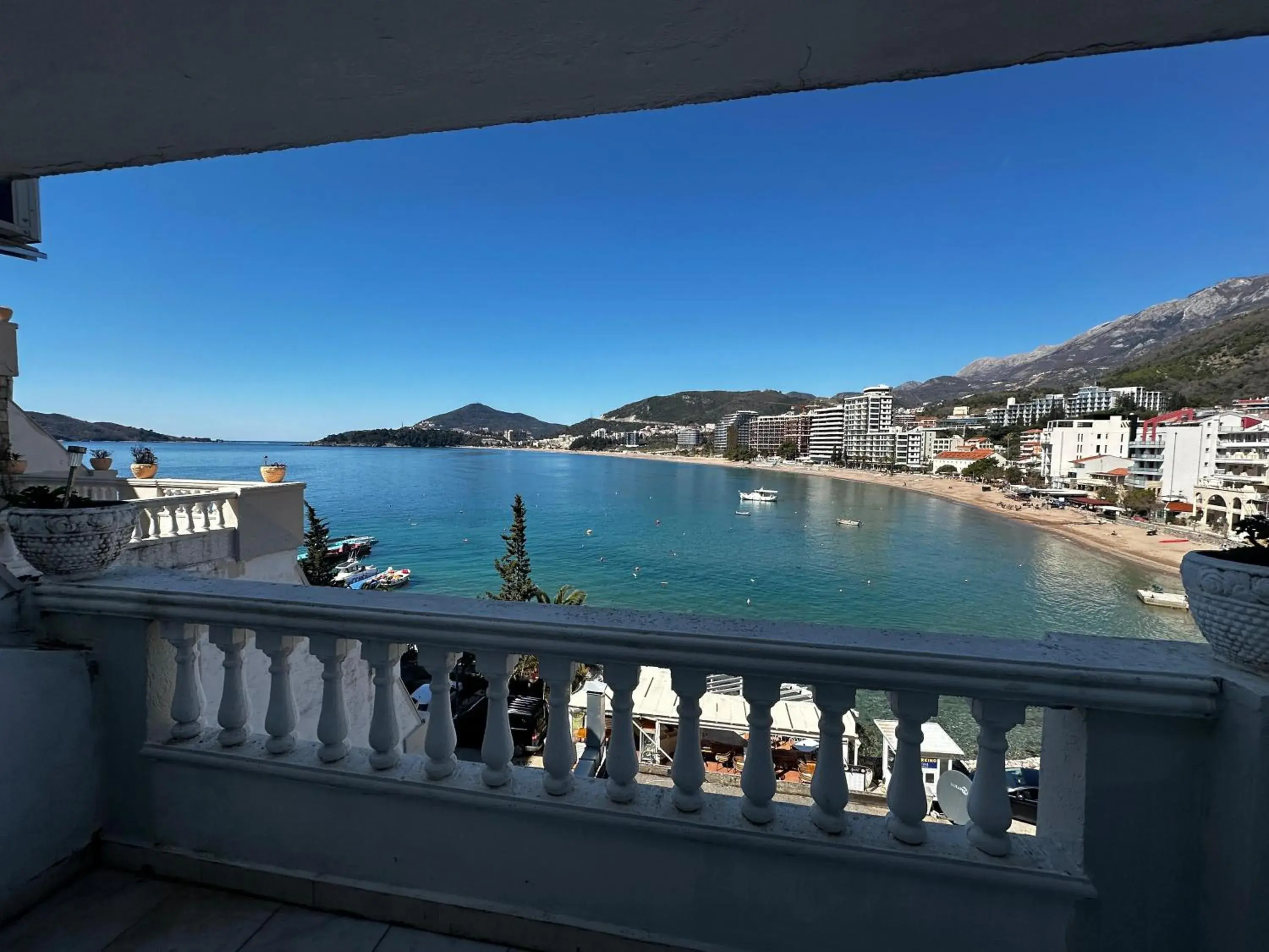 Sea view in New Hotel Kuč By Marvel Sea view in New Hotel Kuč By Marvel