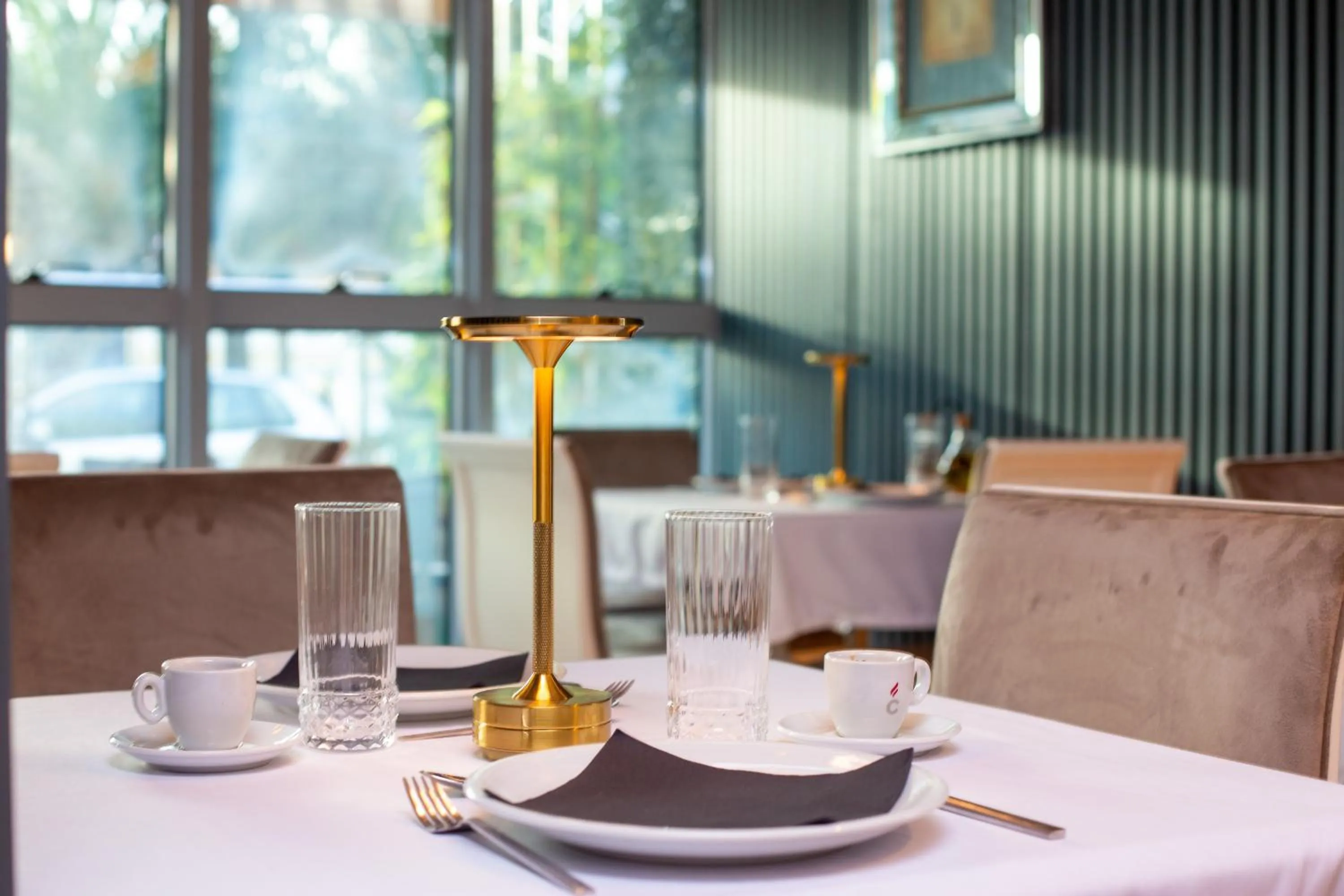 Restaurant/places to eat in New Hotel Kuč By Marvel