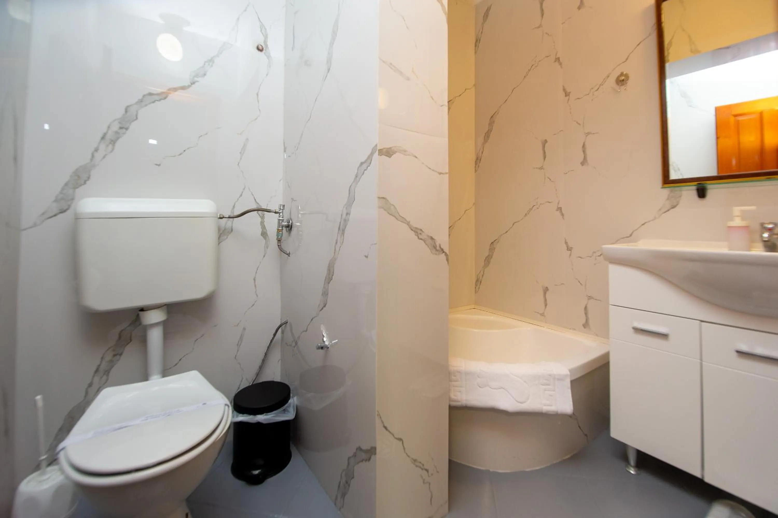 Shower in New Hotel Kuč By Marvel