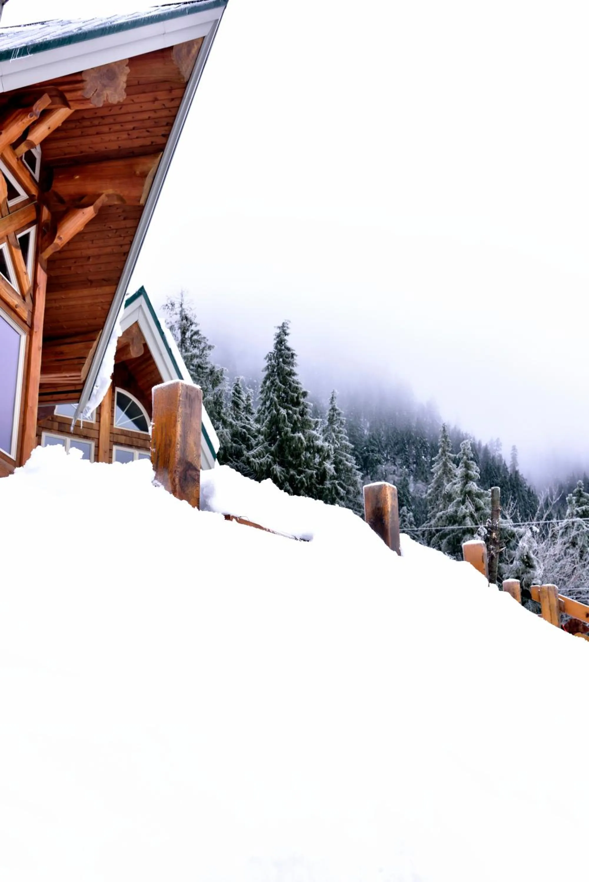 Facade/entrance in The Rockwell-Harrison Guest Lodge
