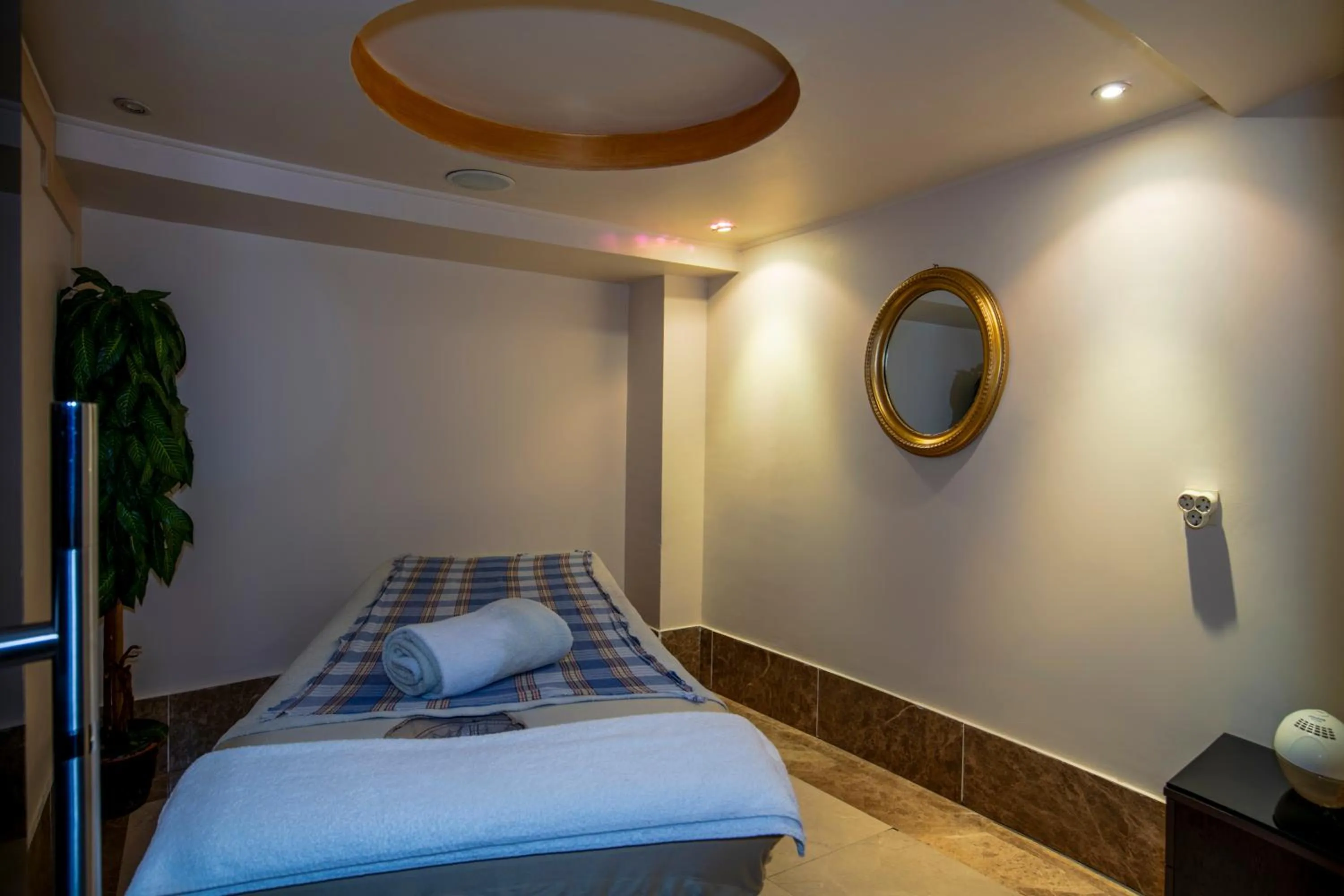 Massage, Bed in Tilia Hotel