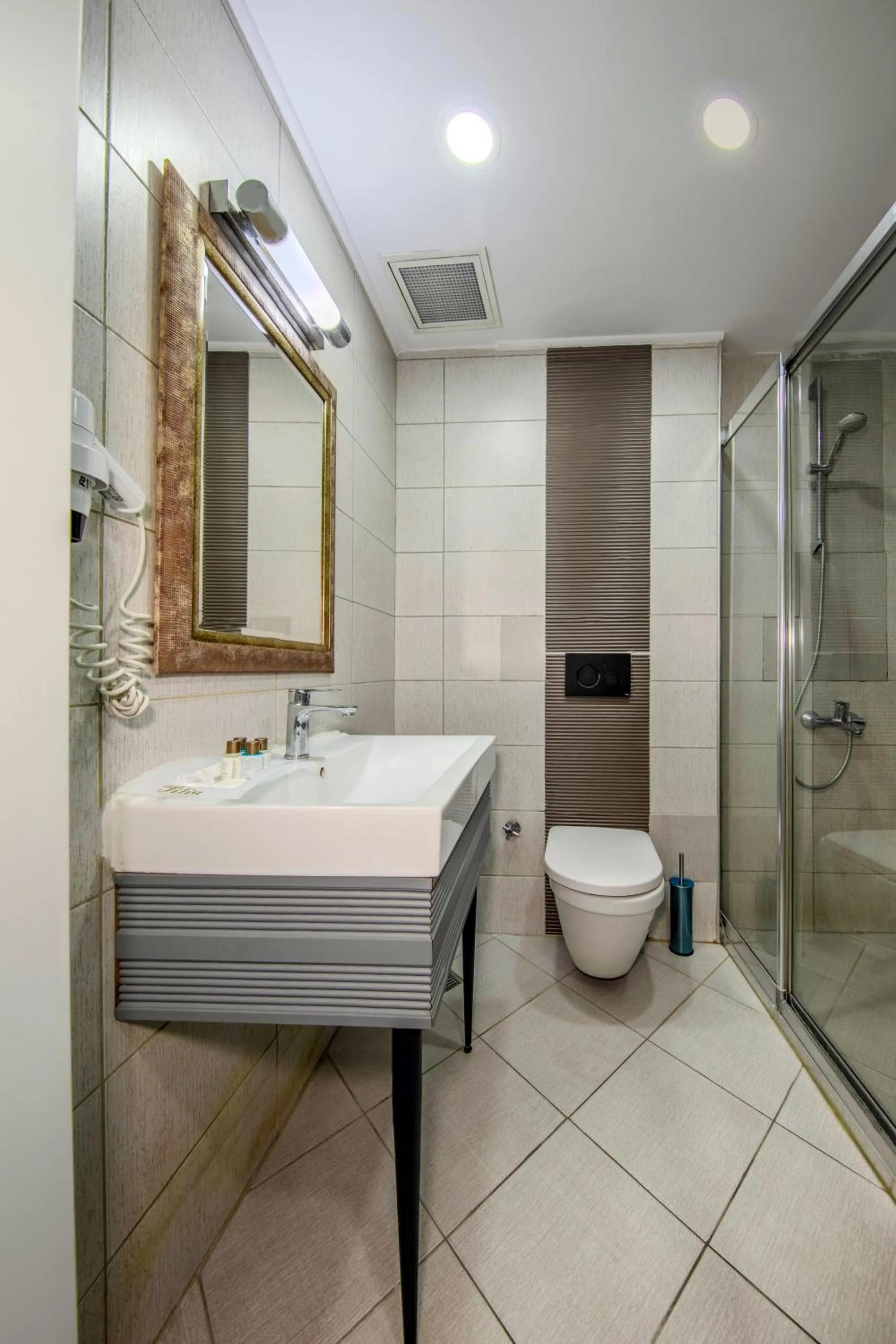 Shower in Tilia Hotel