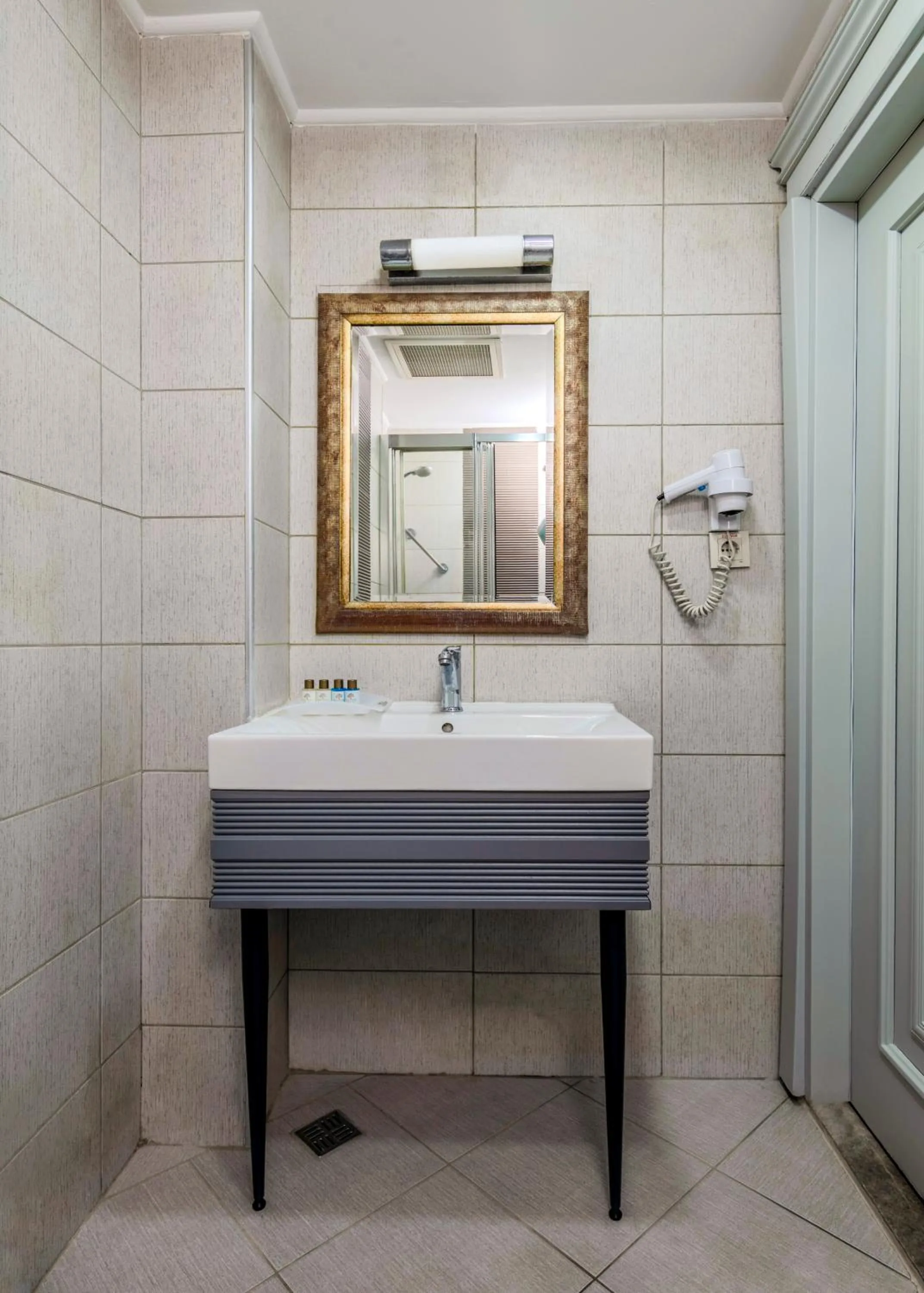 Bathroom in Tilia Hotel