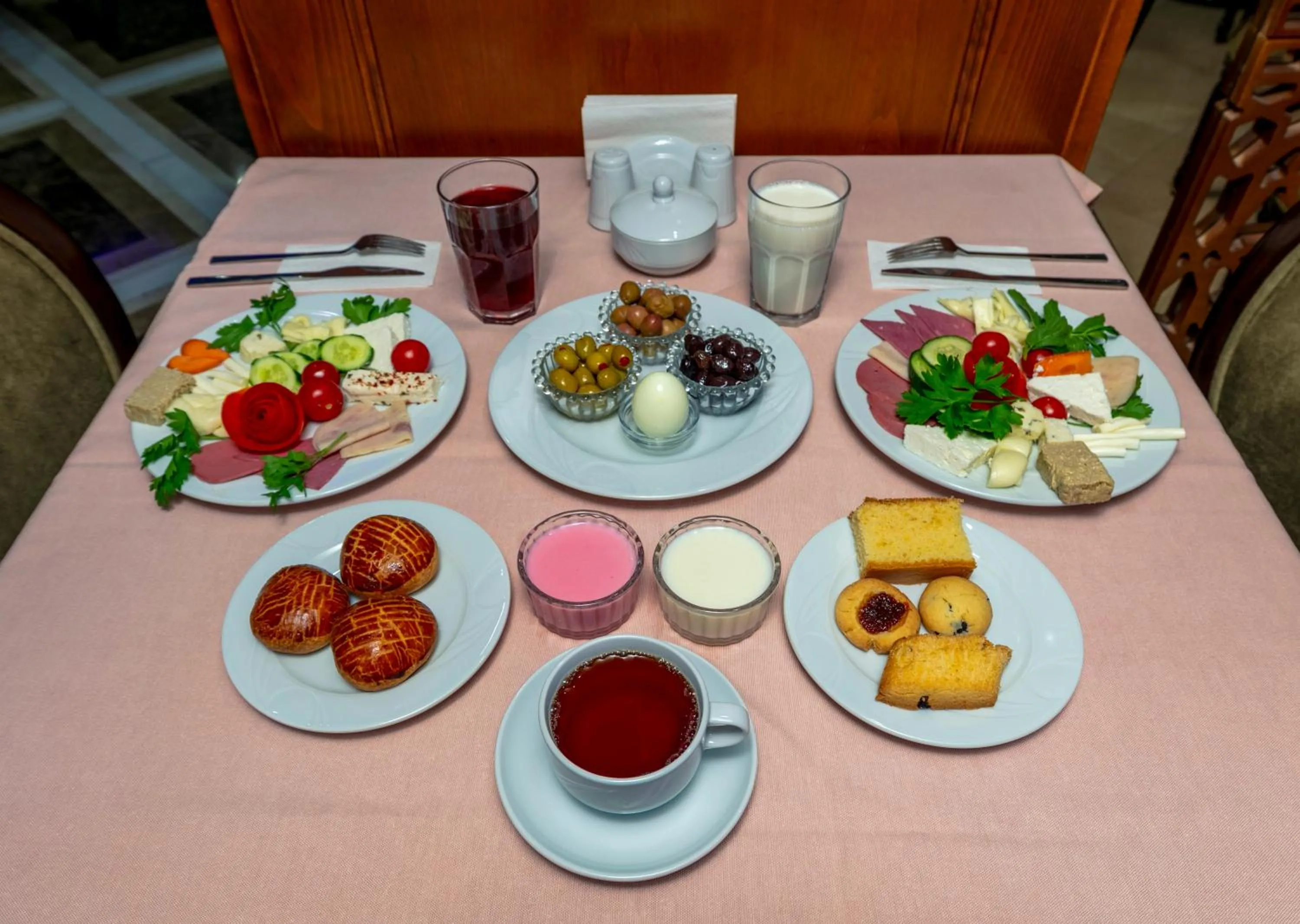 Breakfast in Tilia Hotel