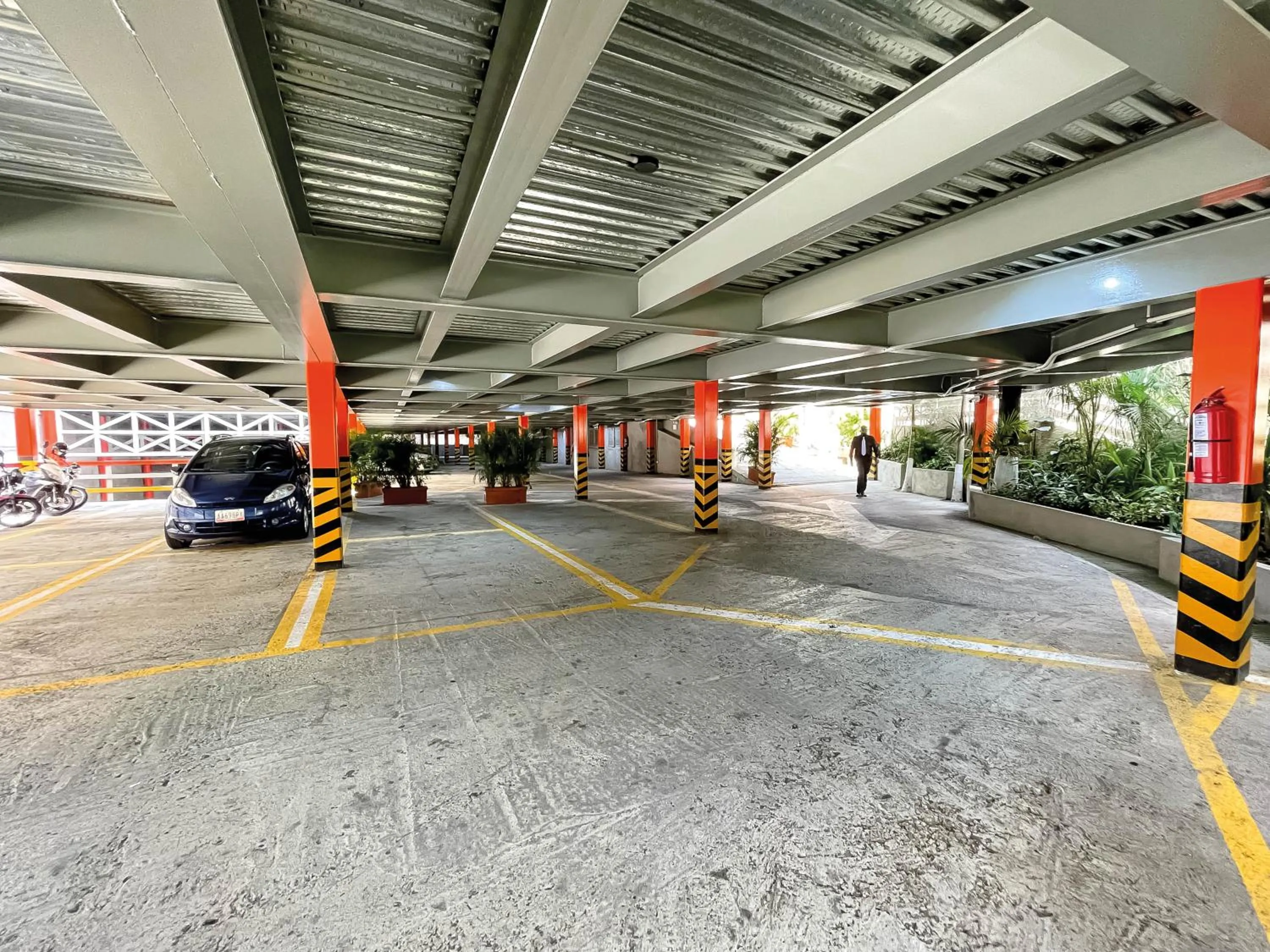 Parking in Waldorf Hotel