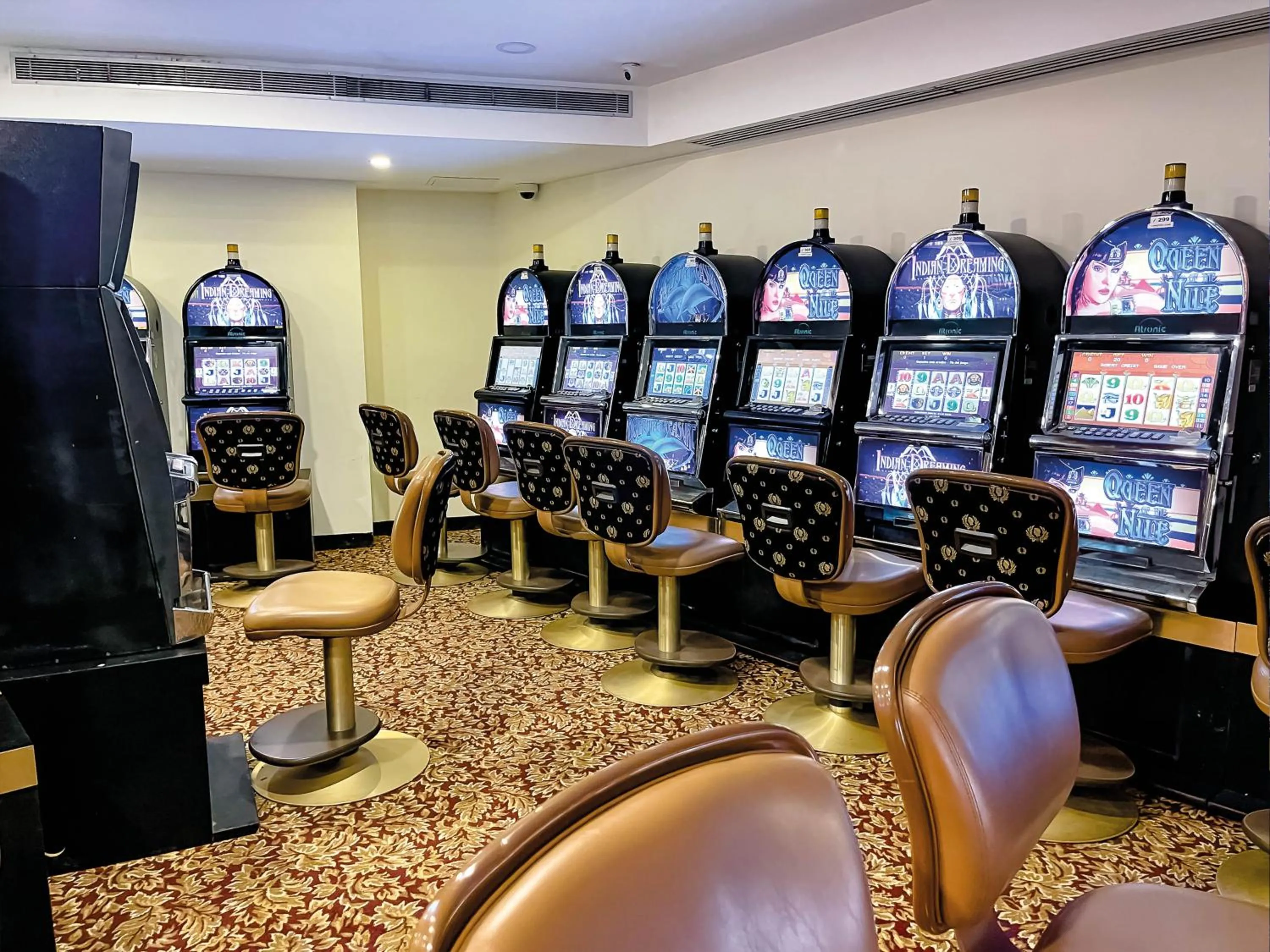 Casino in Waldorf Hotel