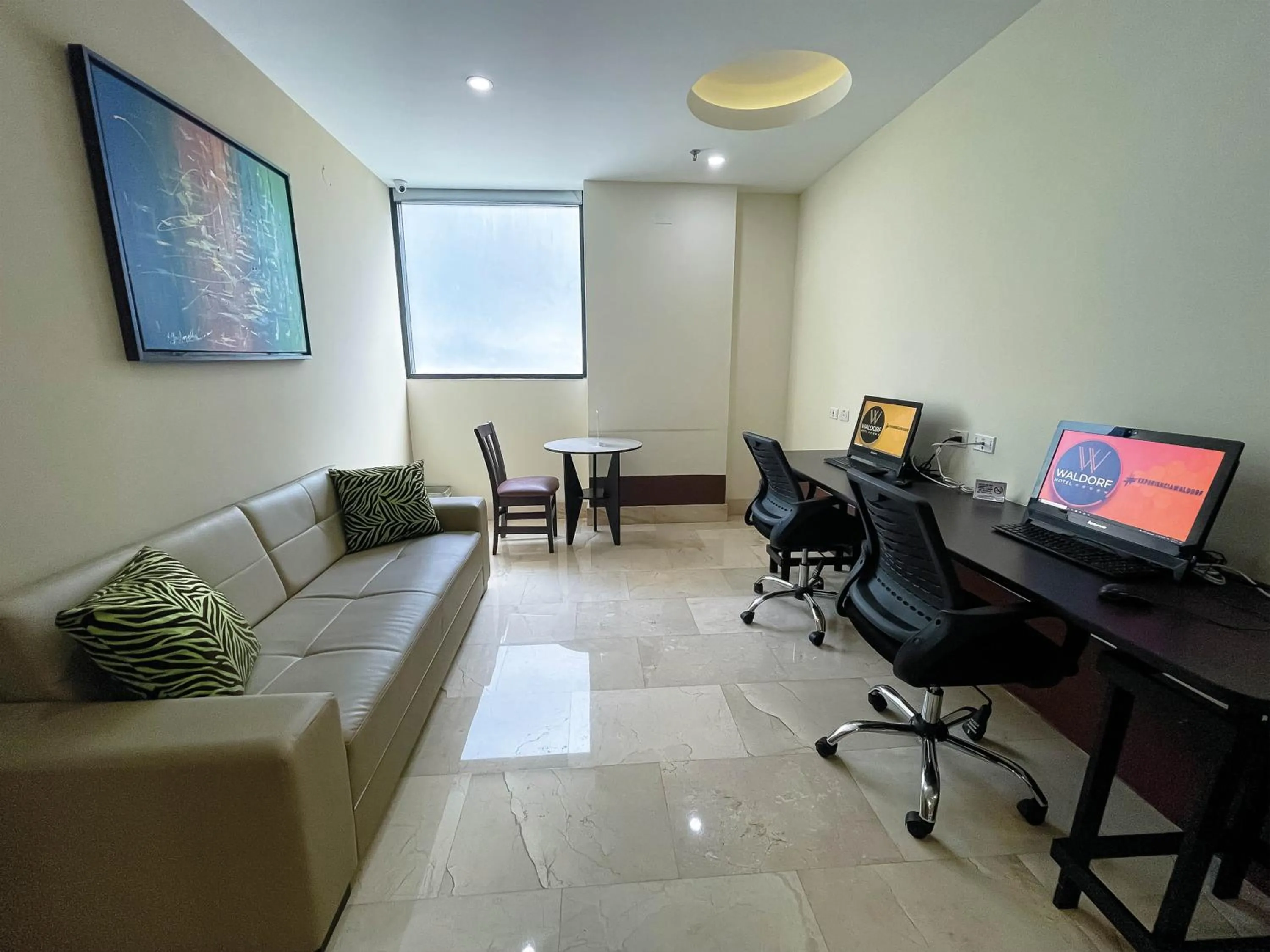 Business facilities in Waldorf Hotel