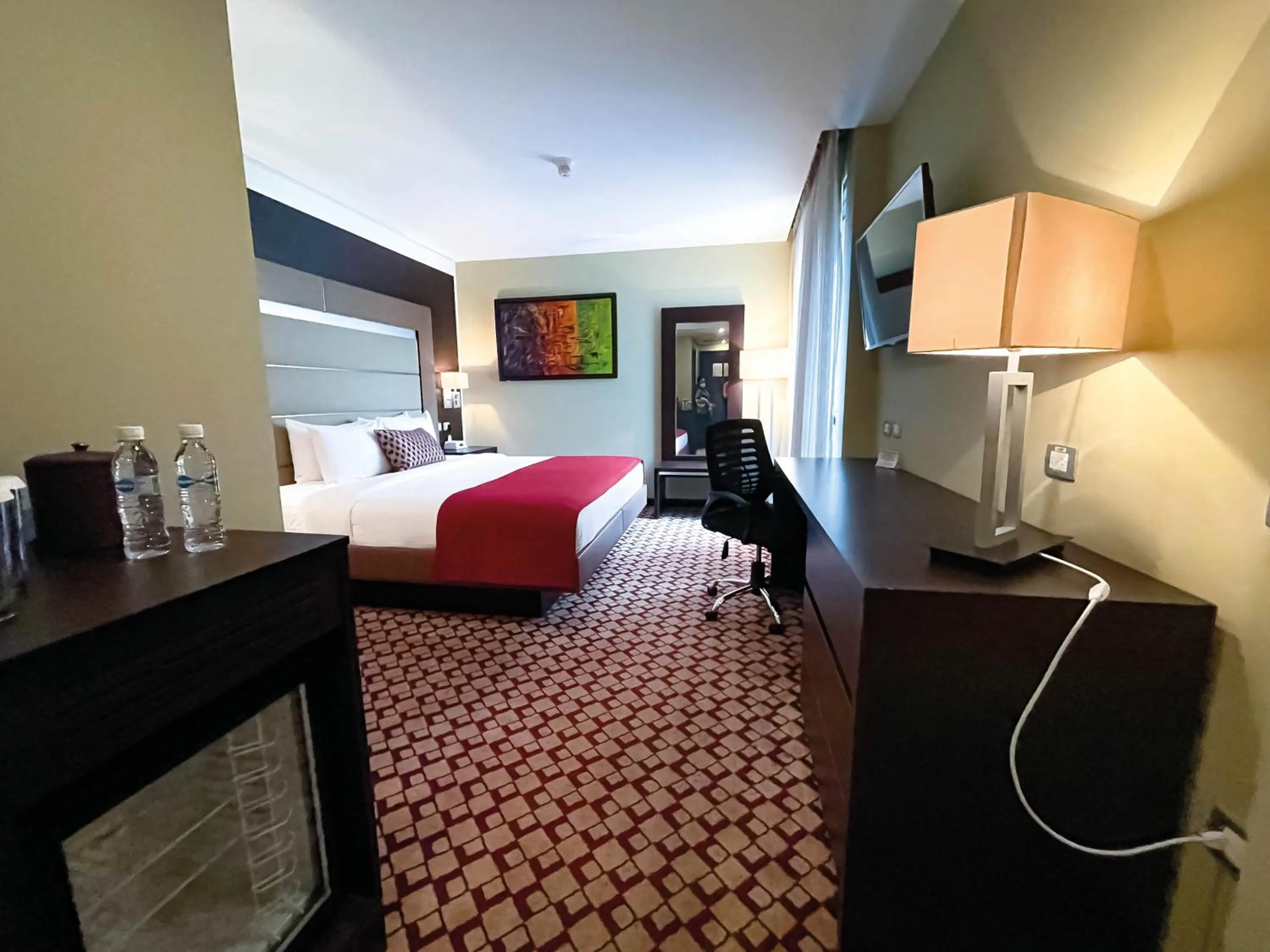 Photo of the whole room, Bed in Waldorf Hotel