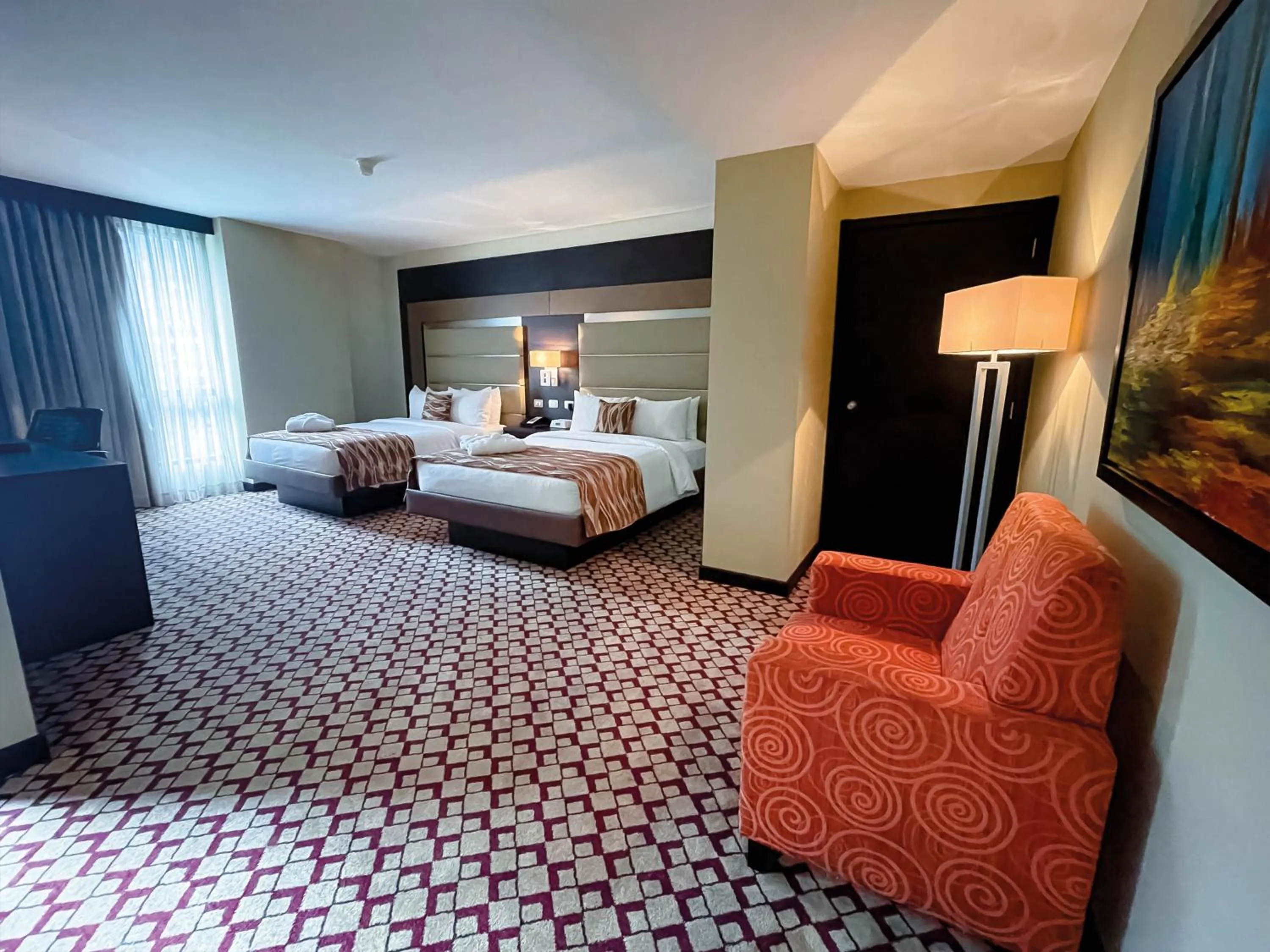 Photo of the whole room, Bed in Waldorf Hotel