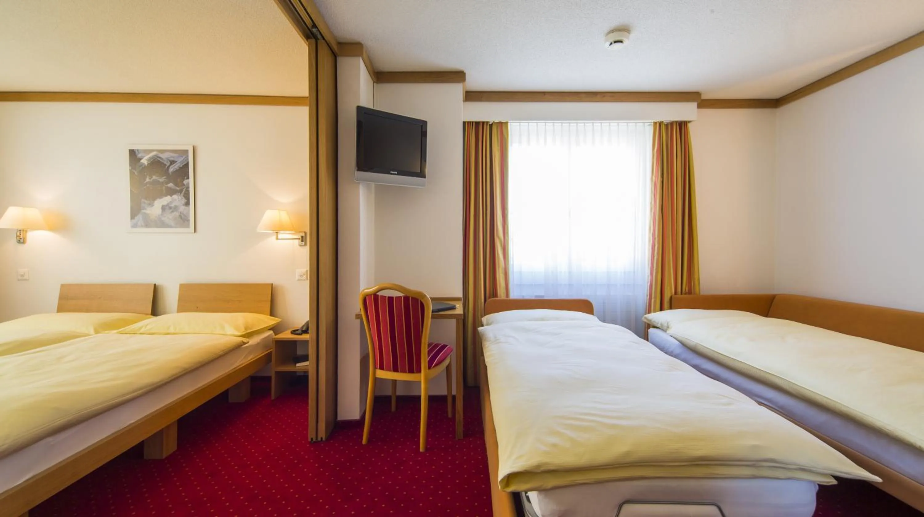 Photo of the whole room, Bed in Hotel Excelsior