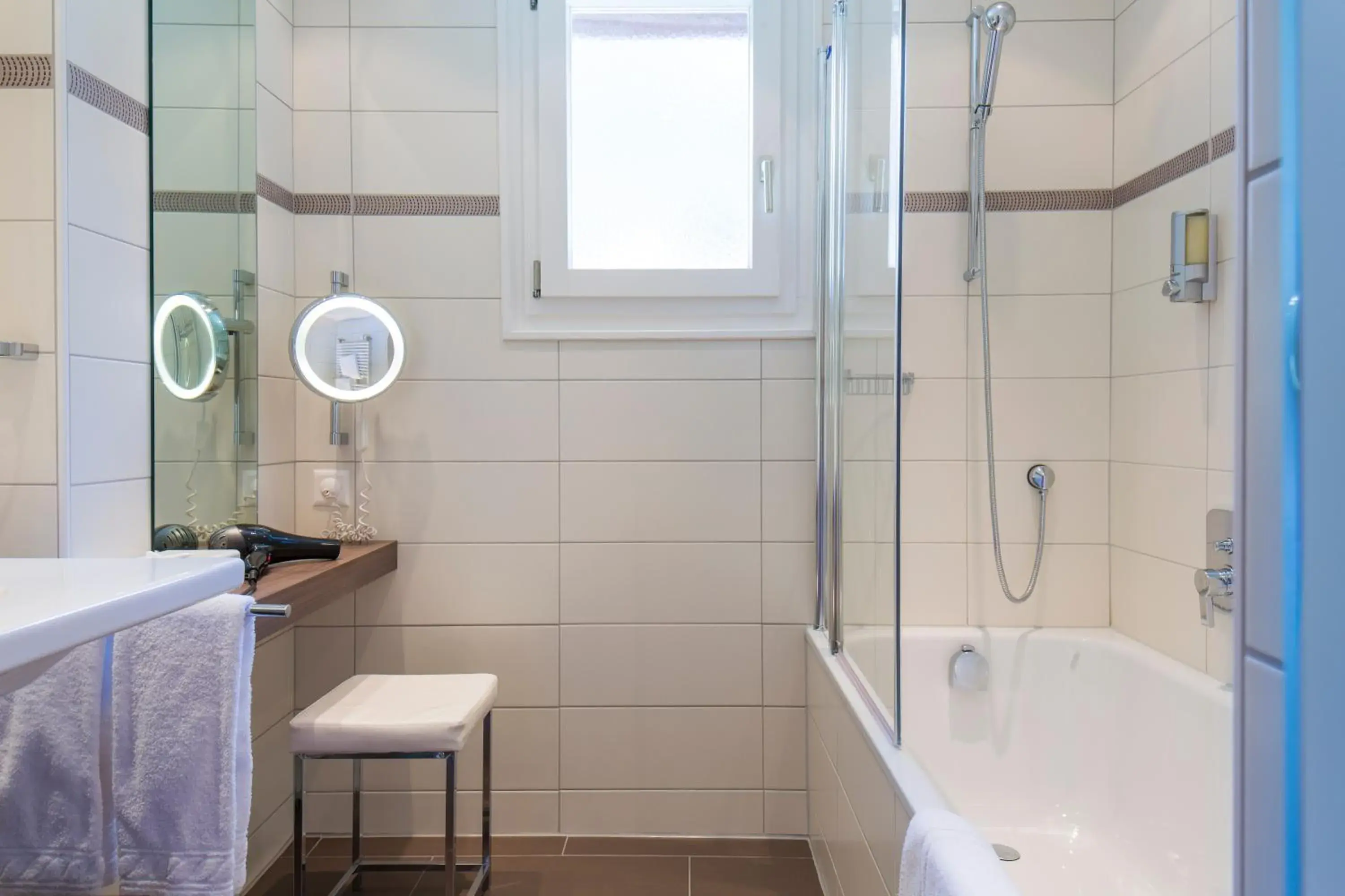 Bathroom in Hotel Excelsior Bathroom in Hotel Excelsior