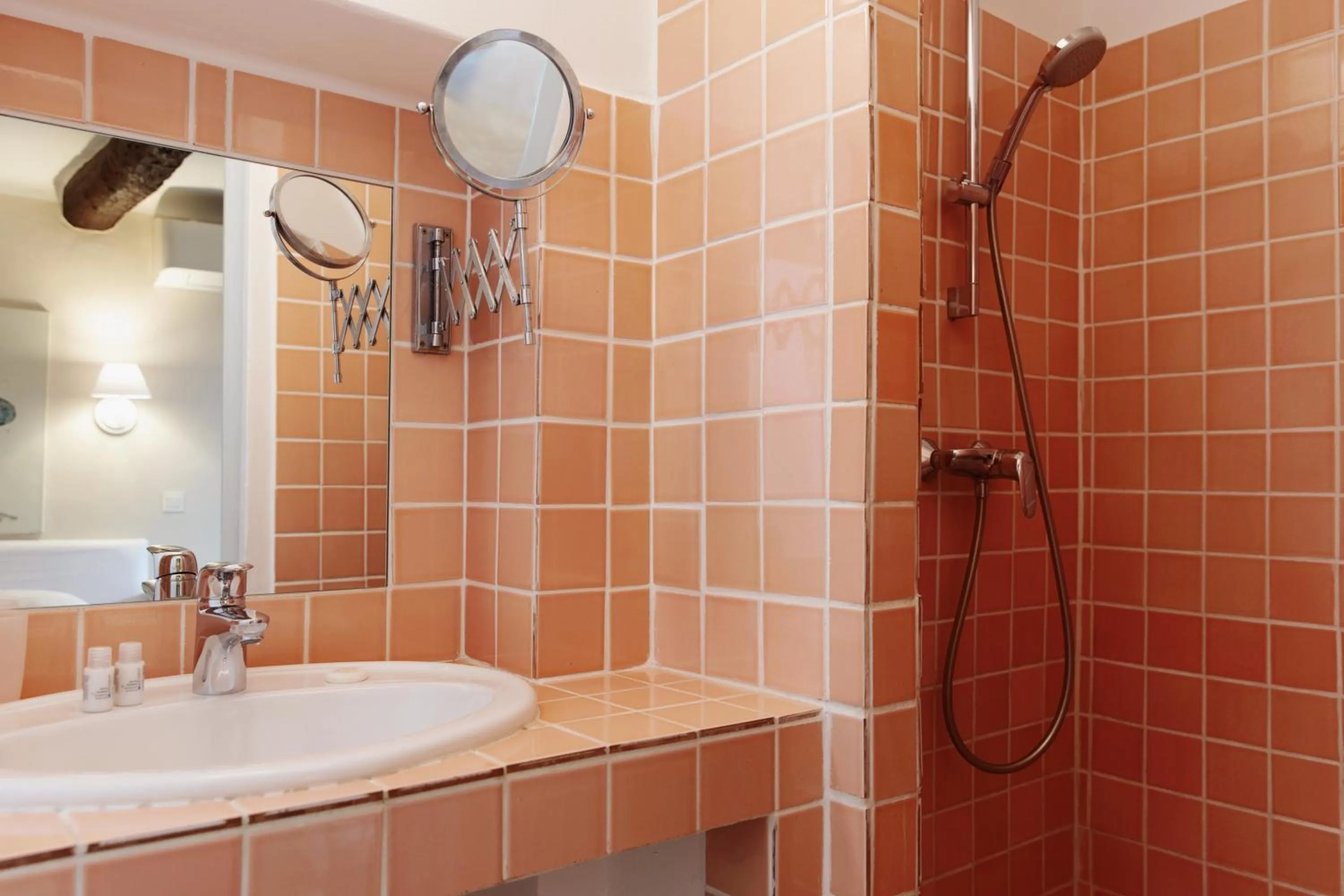 Bathroom in Coq Hotel