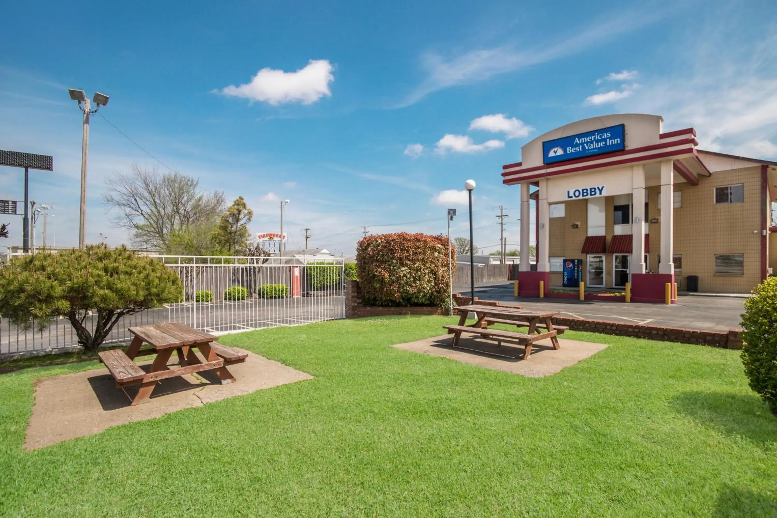 Property building in Americas Best Value Inn Tulsa I-44 Property building in Americas Best Value Inn Tulsa I-44