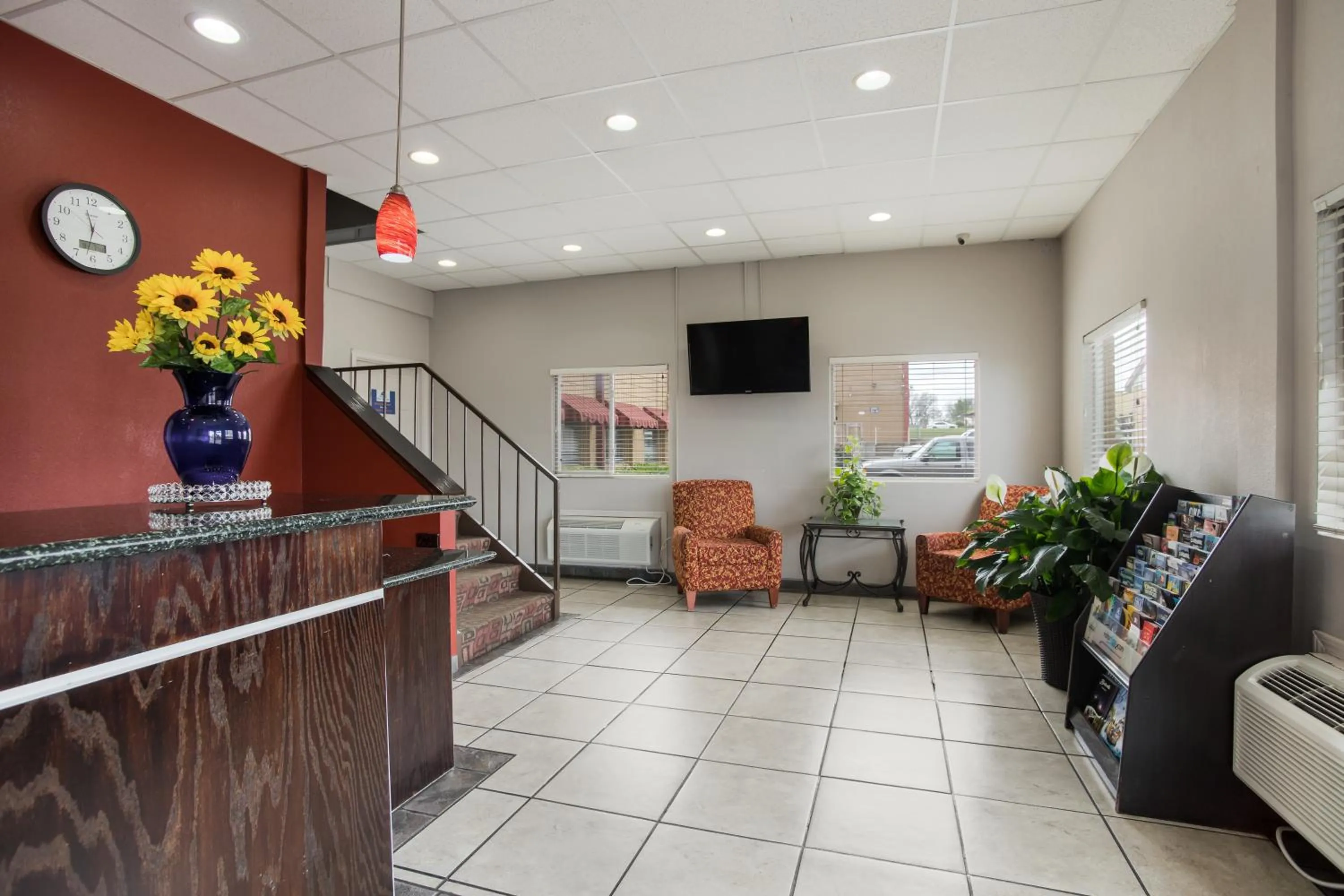 Lobby or reception in Americas Best Value Inn Tulsa I-44