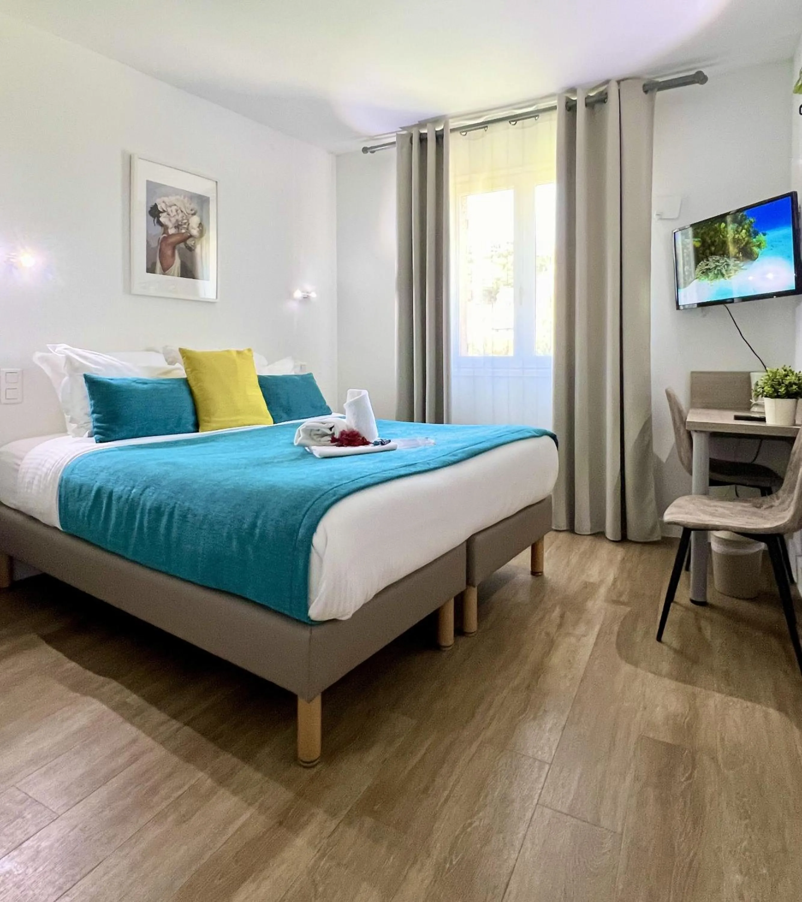 Standard Double Room (Road Side) in Hotel L'Escapade