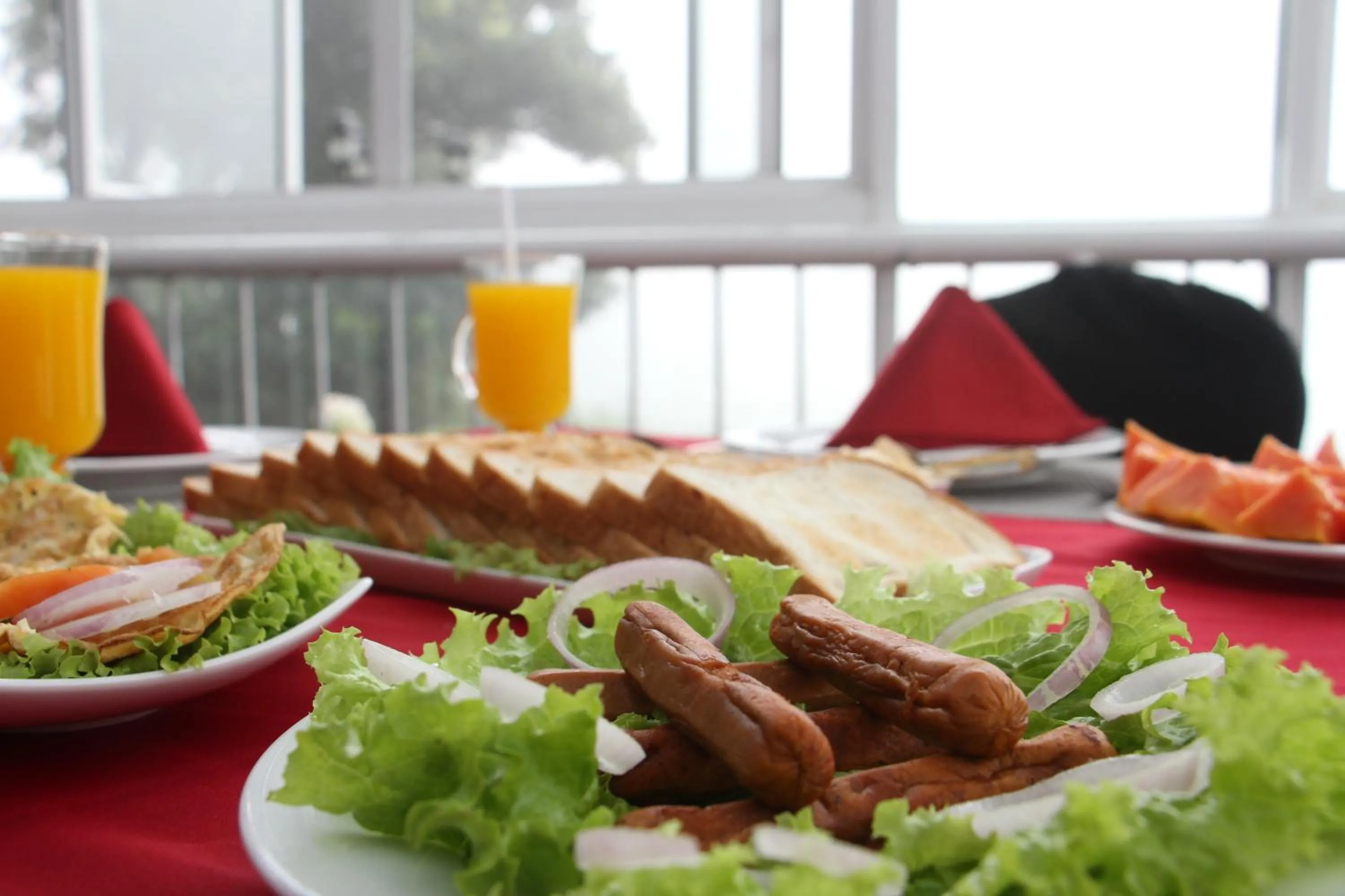 Meals in Misty Paradise of Lake Gregory