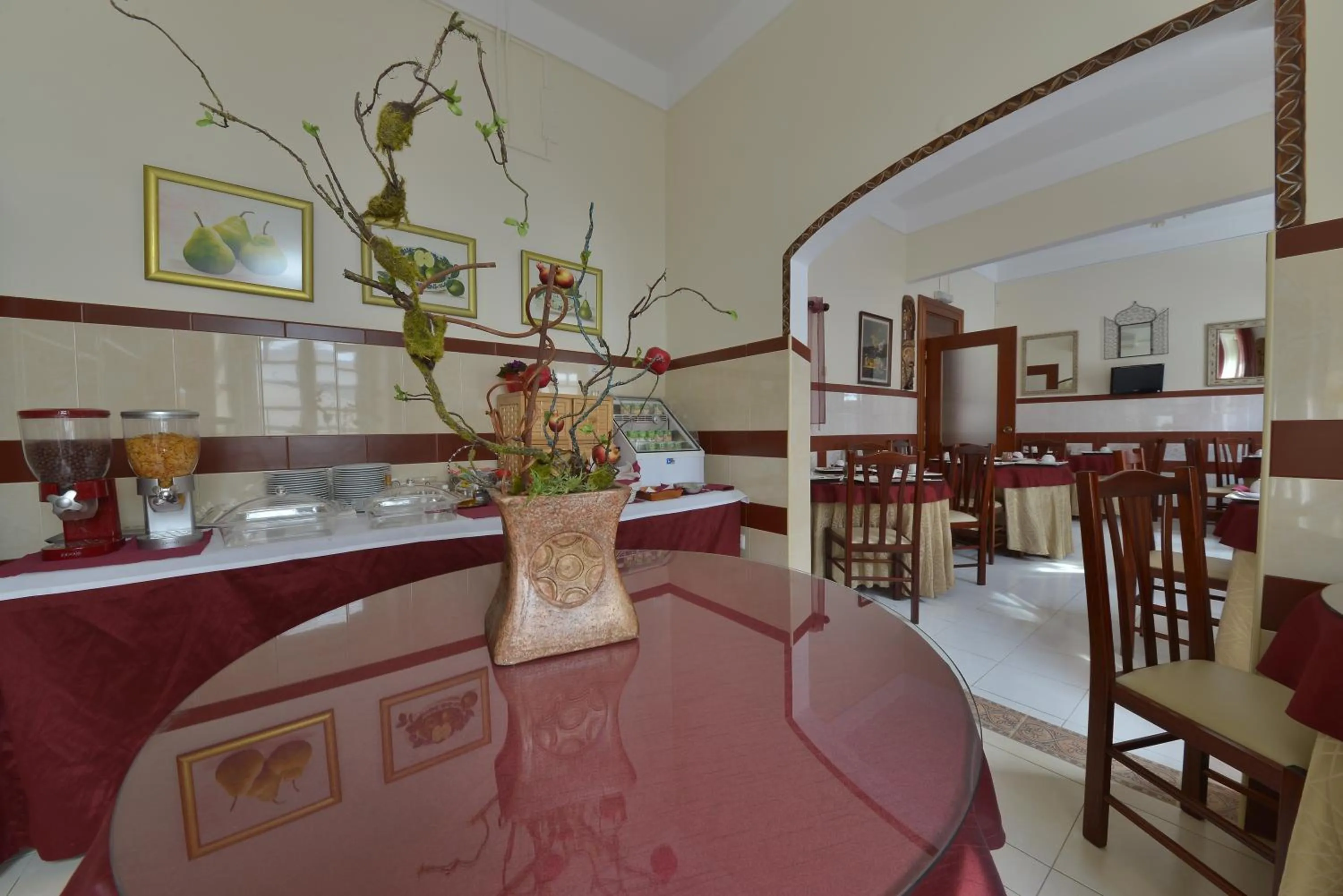 Restaurant/places to eat in Hotel Bejense