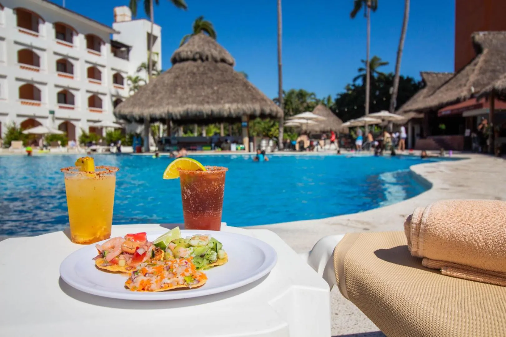 Food and drinks in Plaza Pelicanos Club Beach Resort All Inclusive