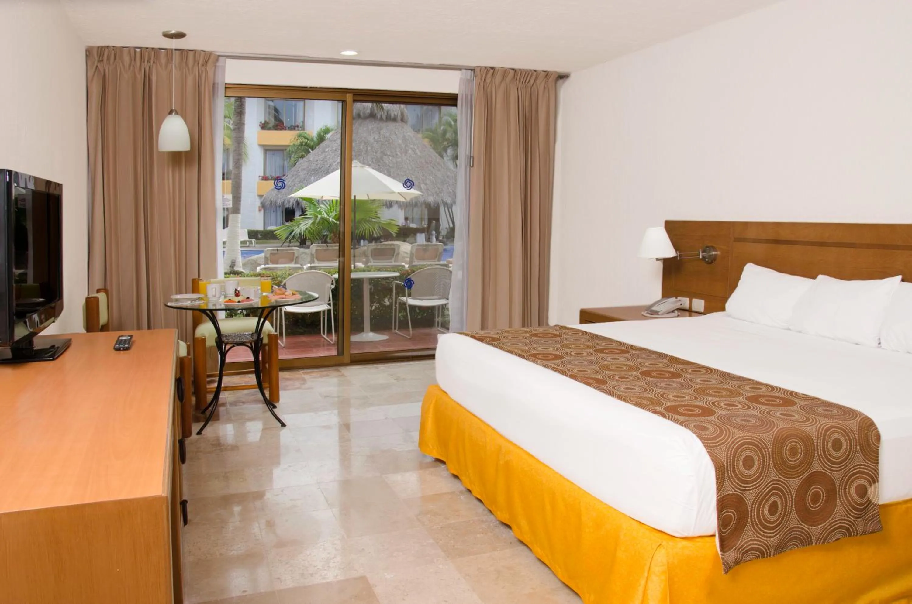 View (from property/room), Bed in Plaza Pelicanos Club Beach Resort All Inclusive