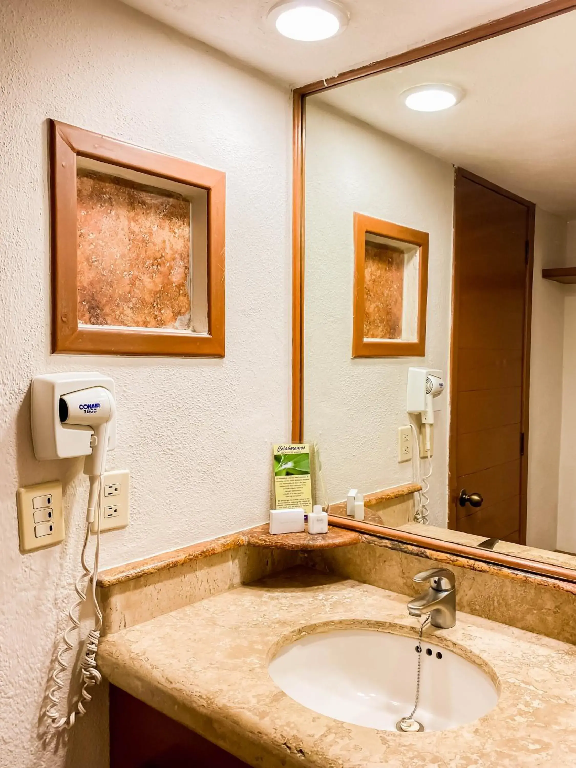 Bathroom in Plaza Pelicanos Club Beach Resort All Inclusive Bathroom in Plaza Pelicanos Club Beach Resort All Inclusive