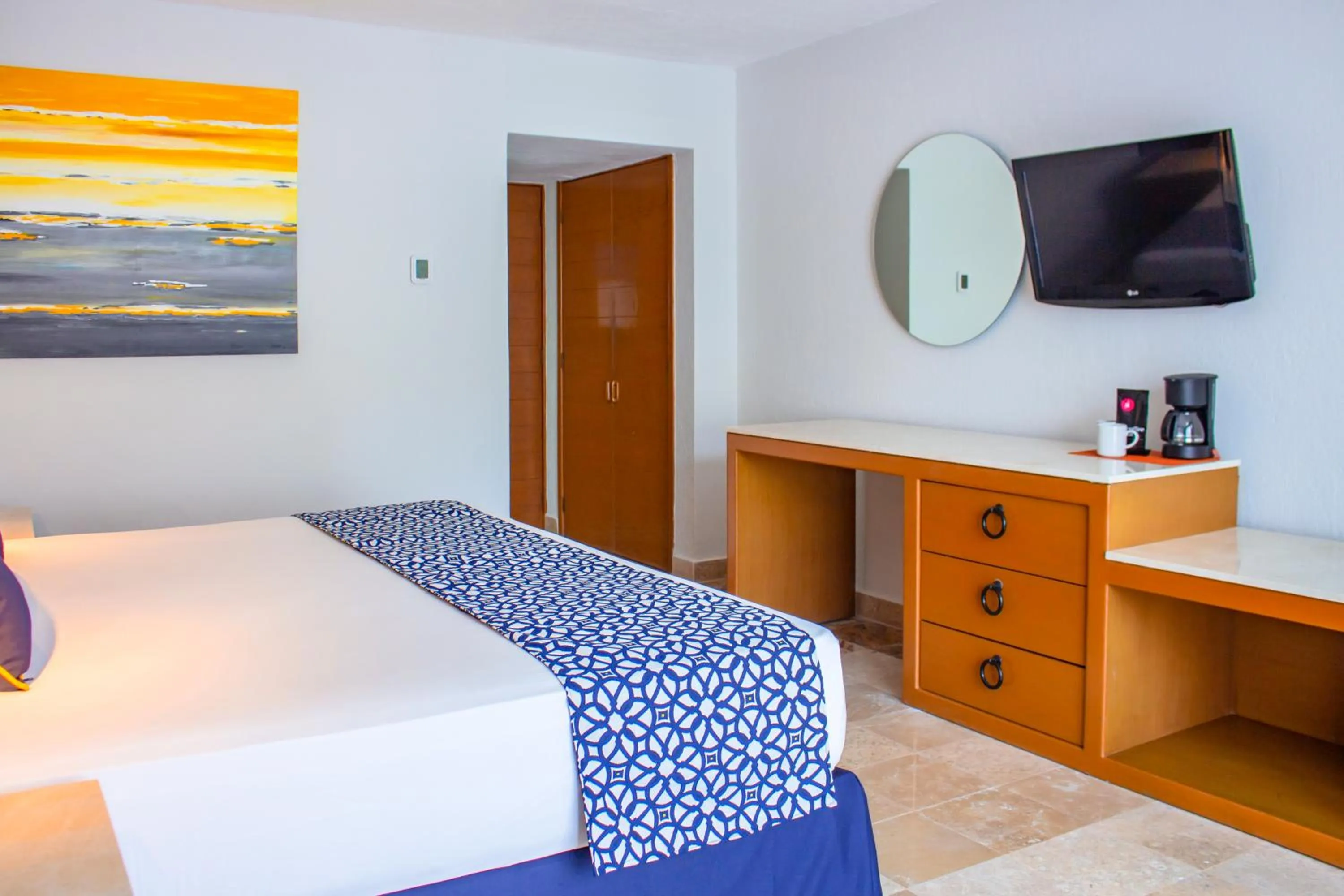 Bedroom, Bed in Plaza Pelicanos Club Beach Resort All Inclusive