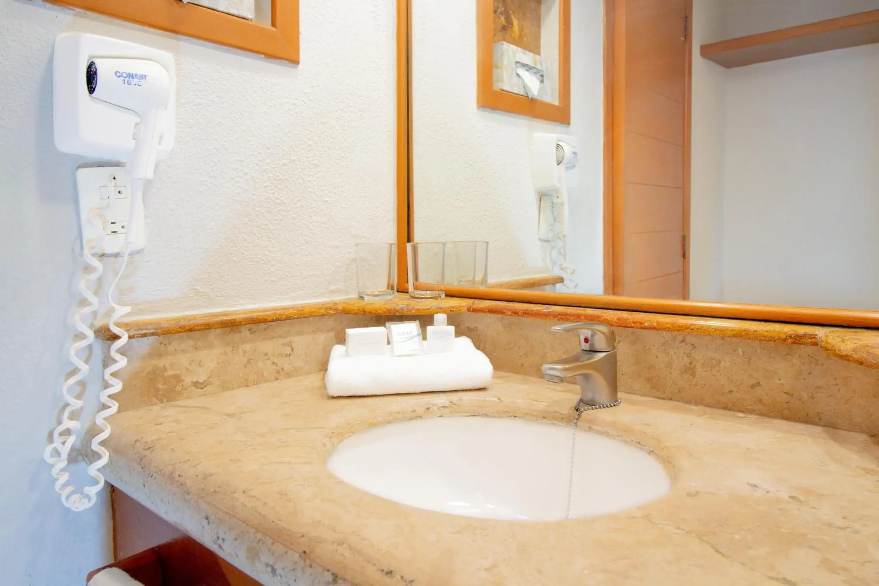 Bathroom in Plaza Pelicanos Club Beach Resort All Inclusive Bathroom in Plaza Pelicanos Club Beach Resort All Inclusive