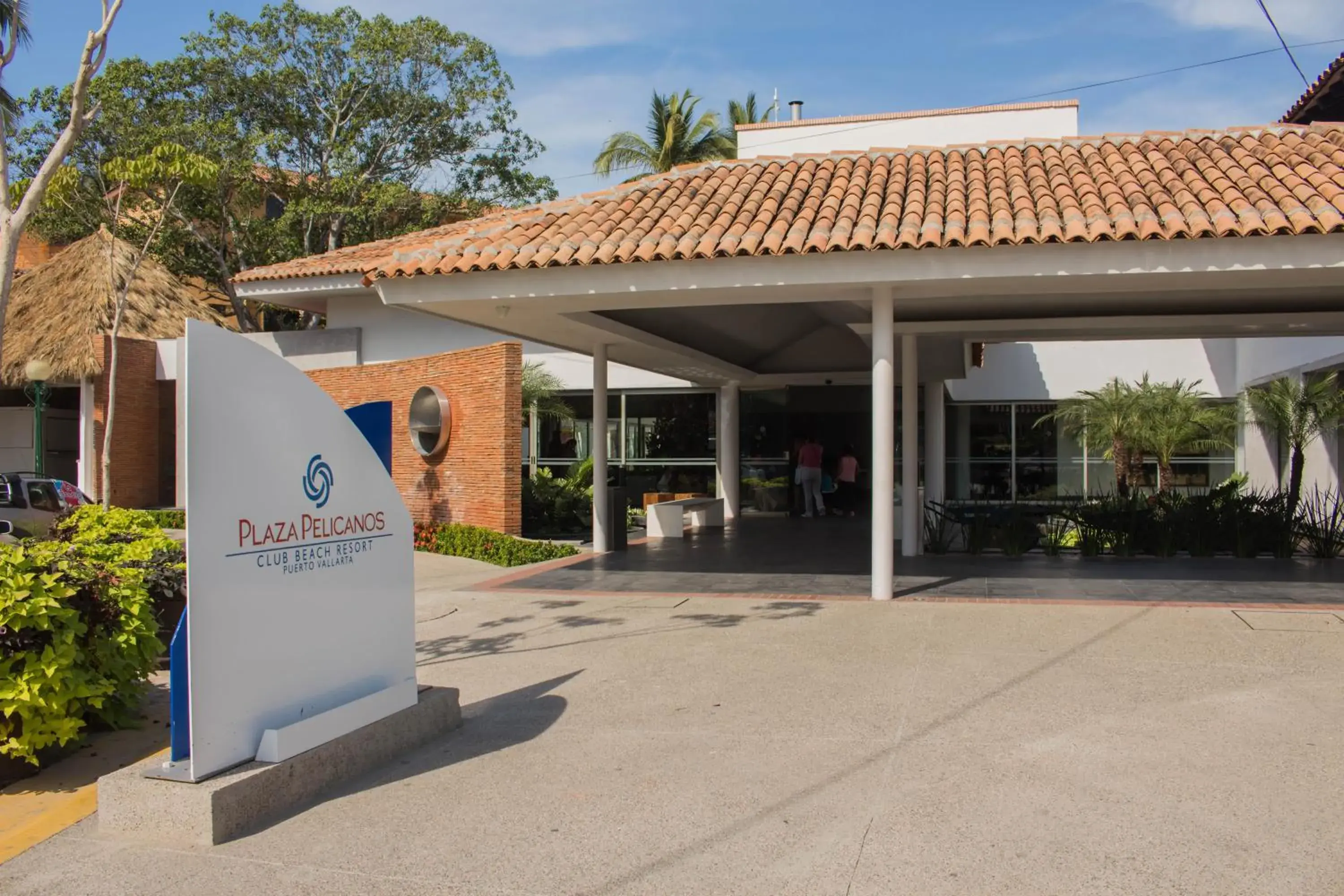 Facade/entrance in Plaza Pelicanos Club Beach Resort All Inclusive Facade/entrance in Plaza Pelicanos Club Beach Resort All Inclusive