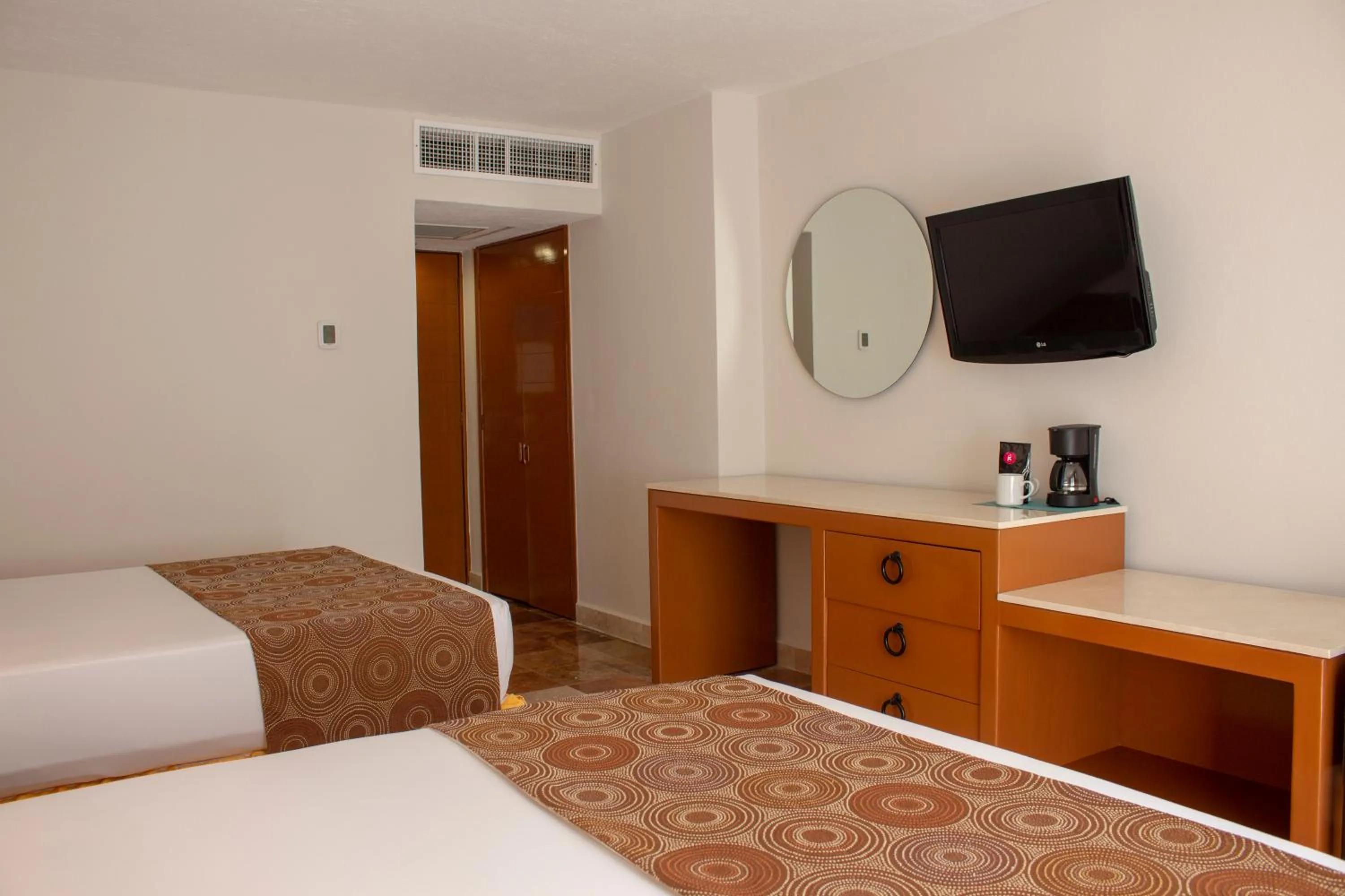 Landmark view, Bed in Plaza Pelicanos Club Beach Resort All Inclusive