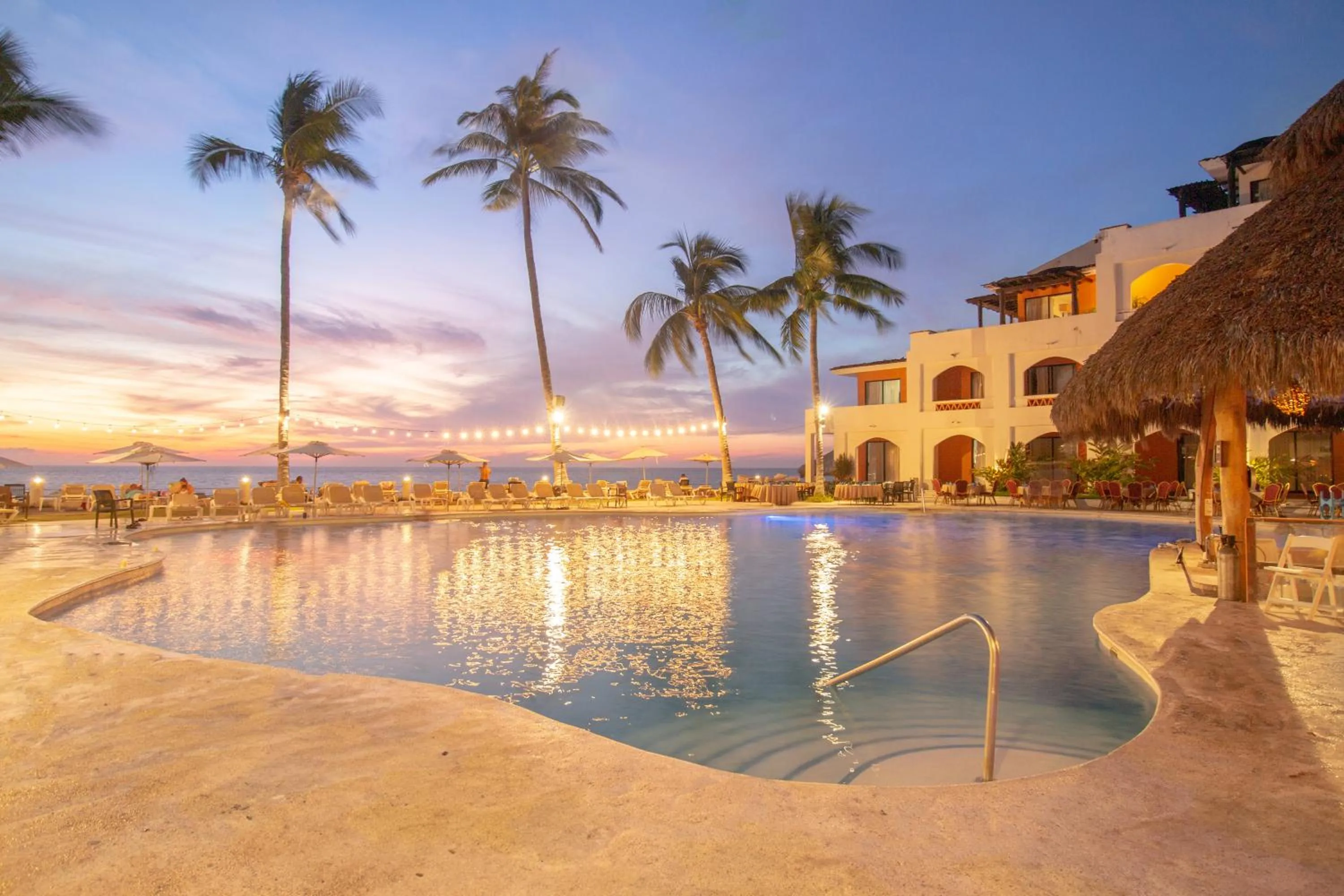 Swimming pool in Plaza Pelicanos Club Beach Resort All Inclusive