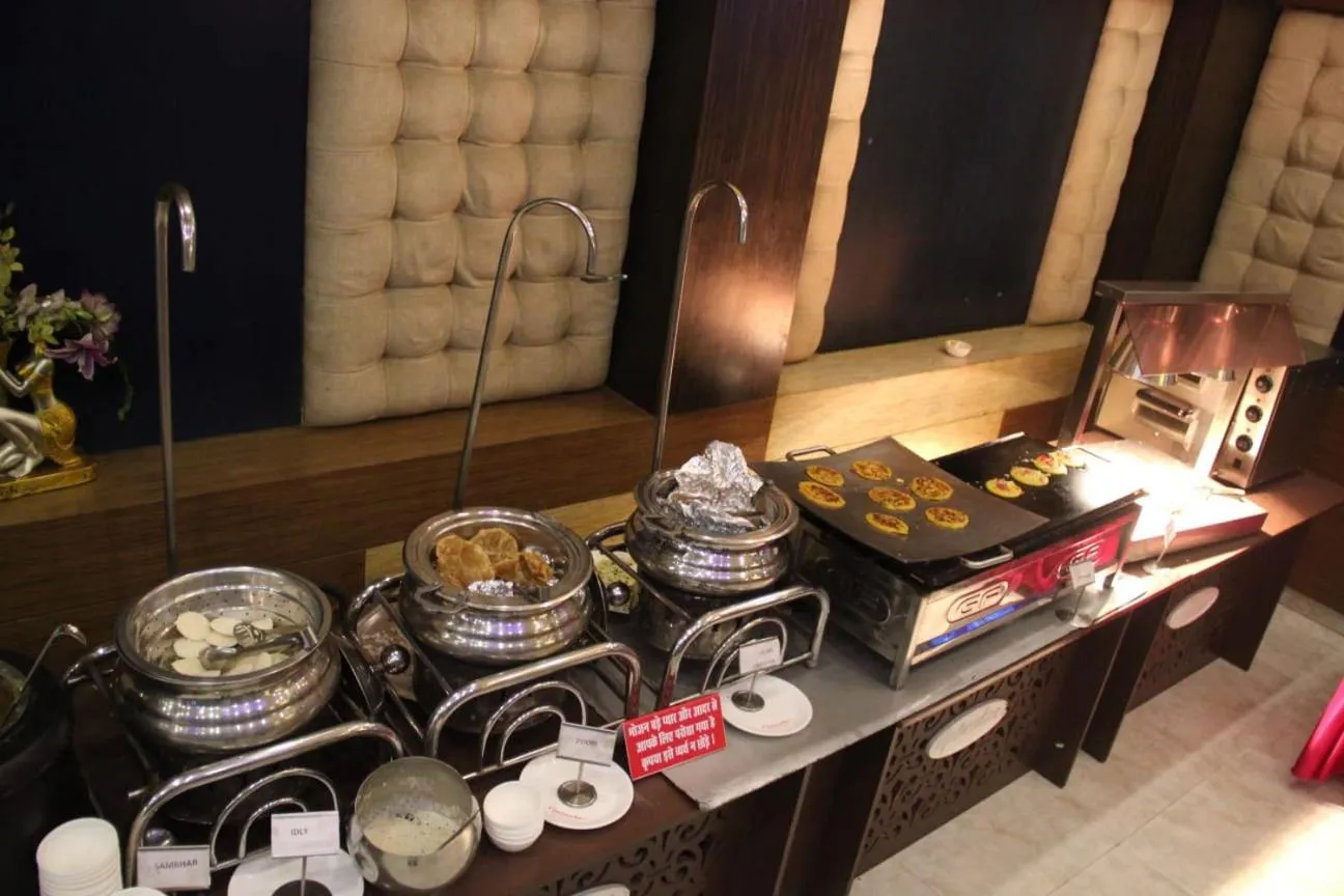 Breakfast in Vijan Palace