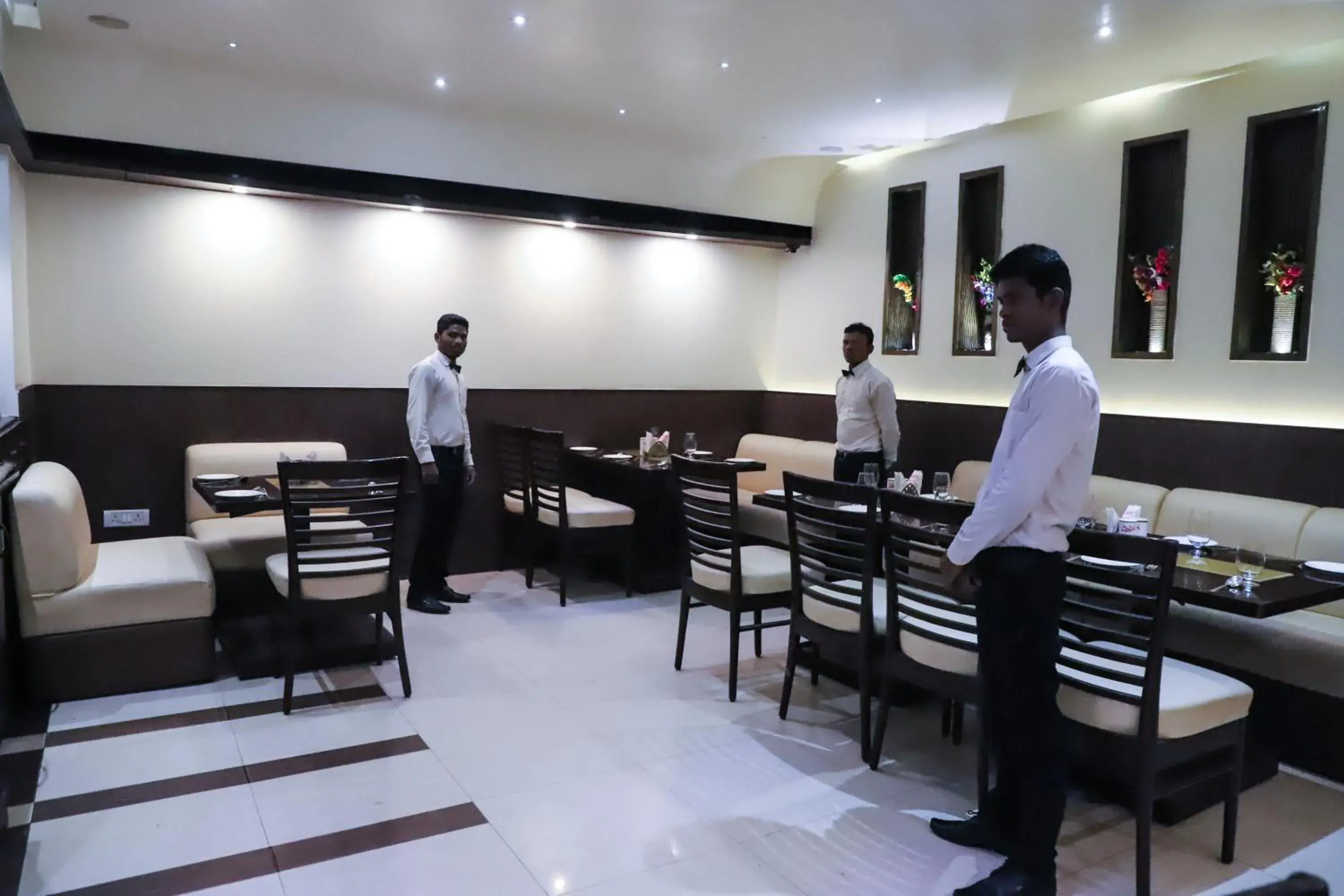 Restaurant/places to eat in Vijan Palace Restaurant/places to eat in Vijan Palace