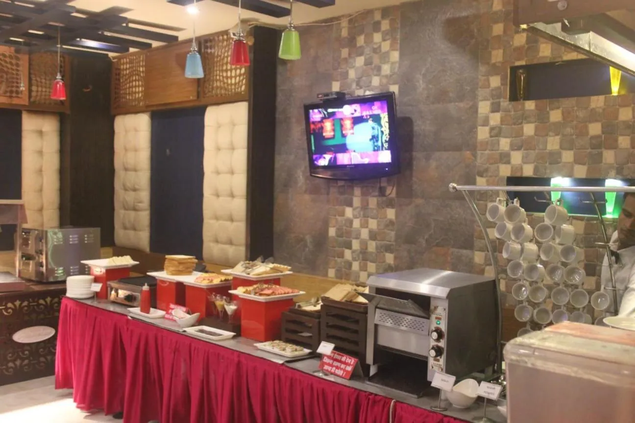 Food and drinks in Vijan Palace